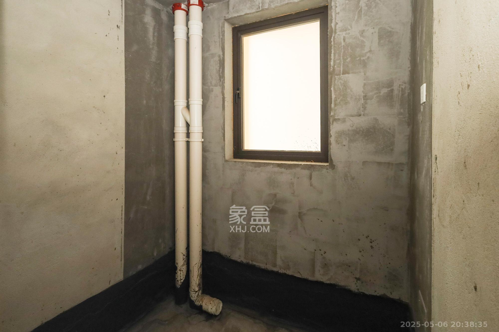 帝辰金缇水郡 3室2厅1卫 55.0万 帝辰金缇水郡 3室2厅1卫 55.0万卫生间