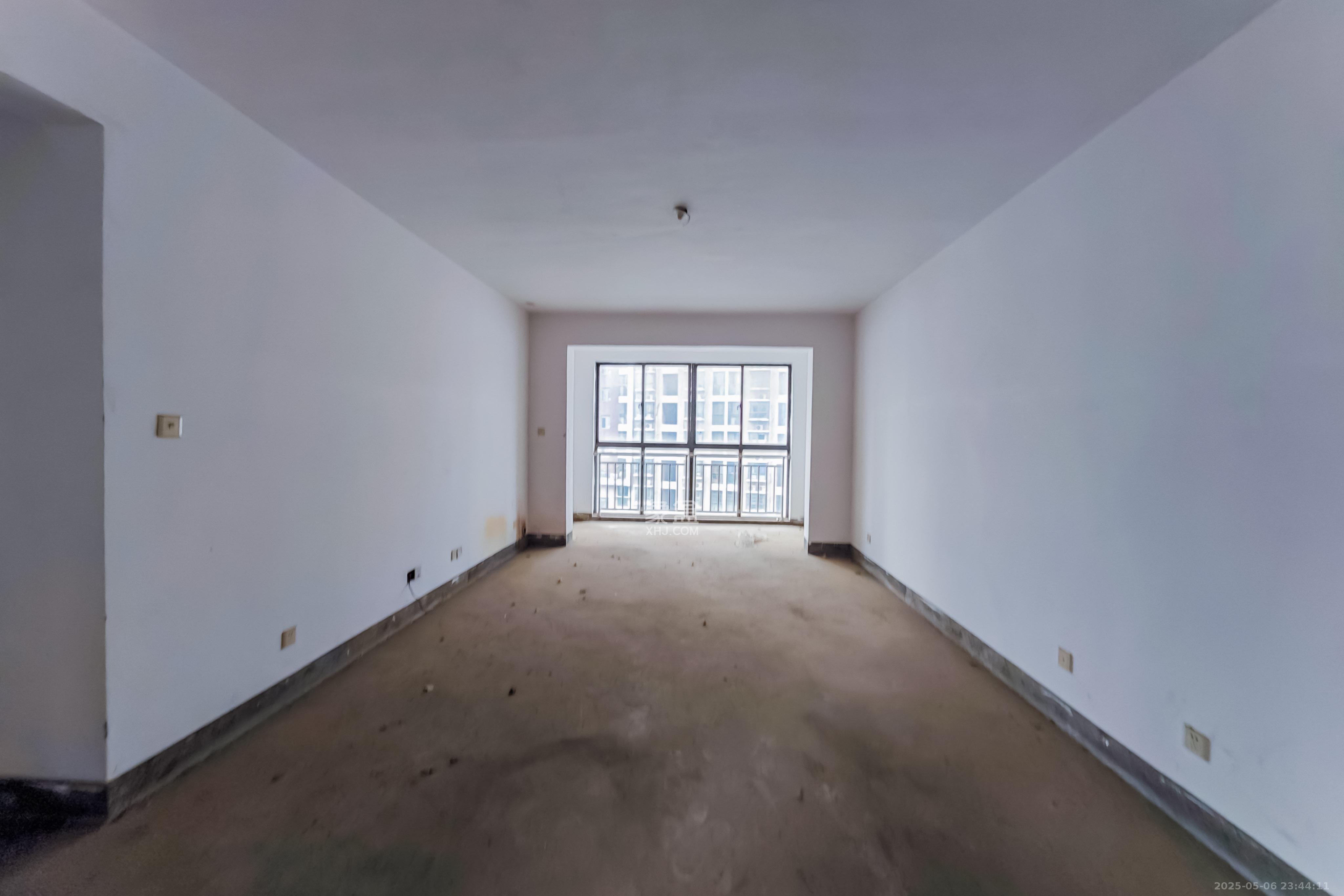 万树丹堤 3室2厅2卫 130.0万 万树丹堤 3室2厅2卫 130.0万客厅