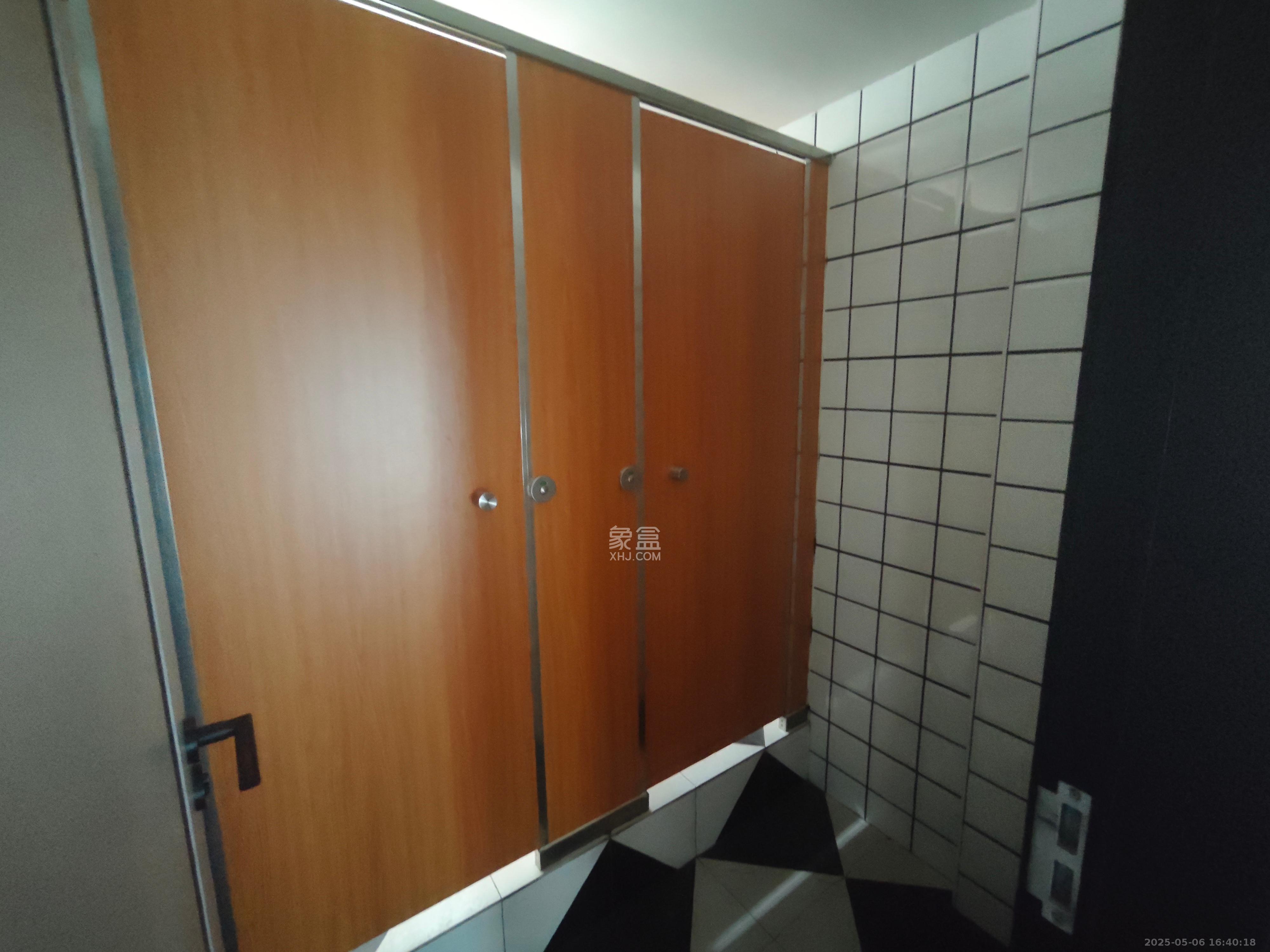 龙塘安置区（龙塘小区）  10室4厅4卫   13000.00元/月室内图