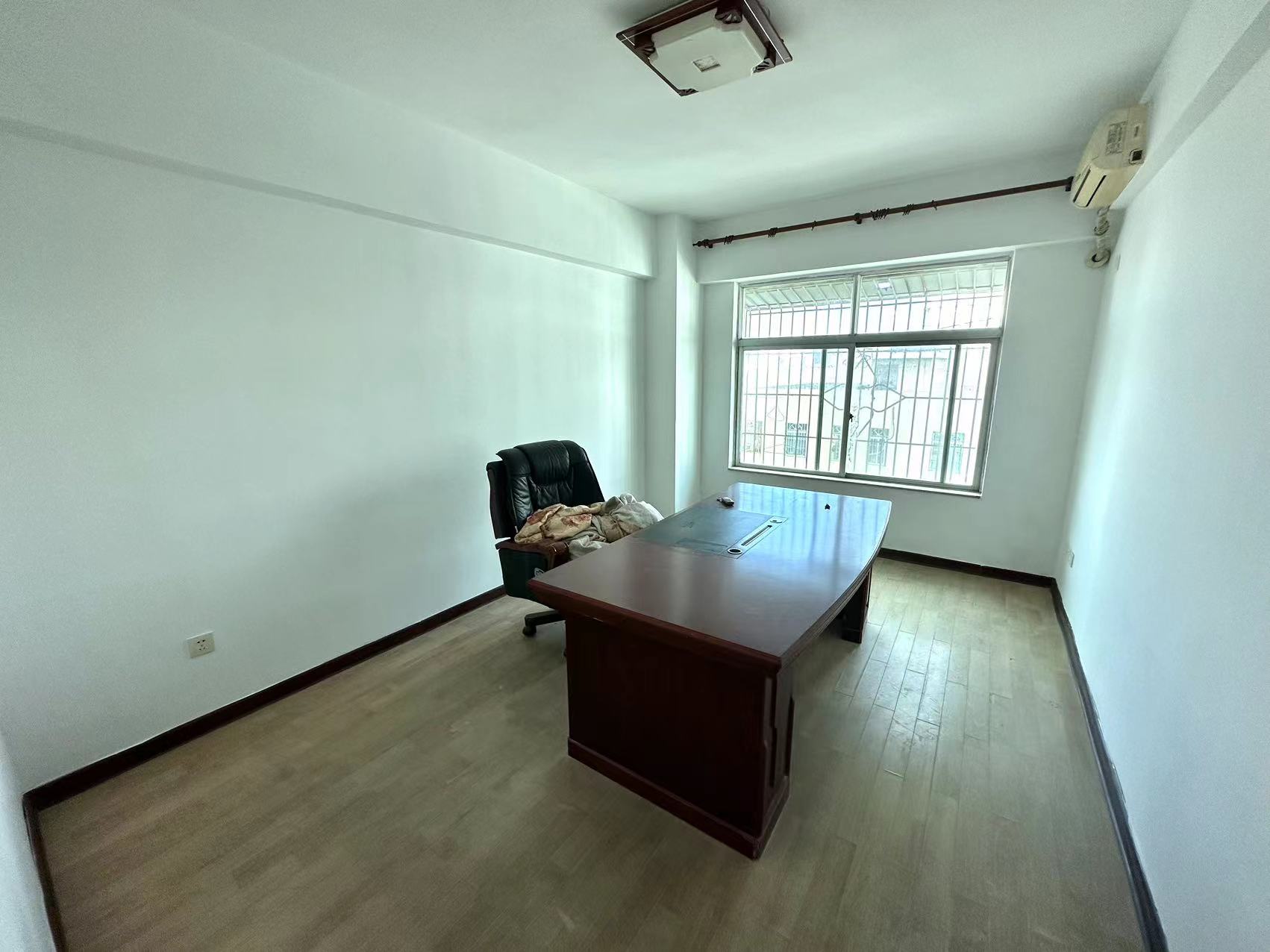 宏昌楼 3室2厅2卫 3000.0元/月 宏昌楼 3室2厅2卫 3000.0元/月室内图