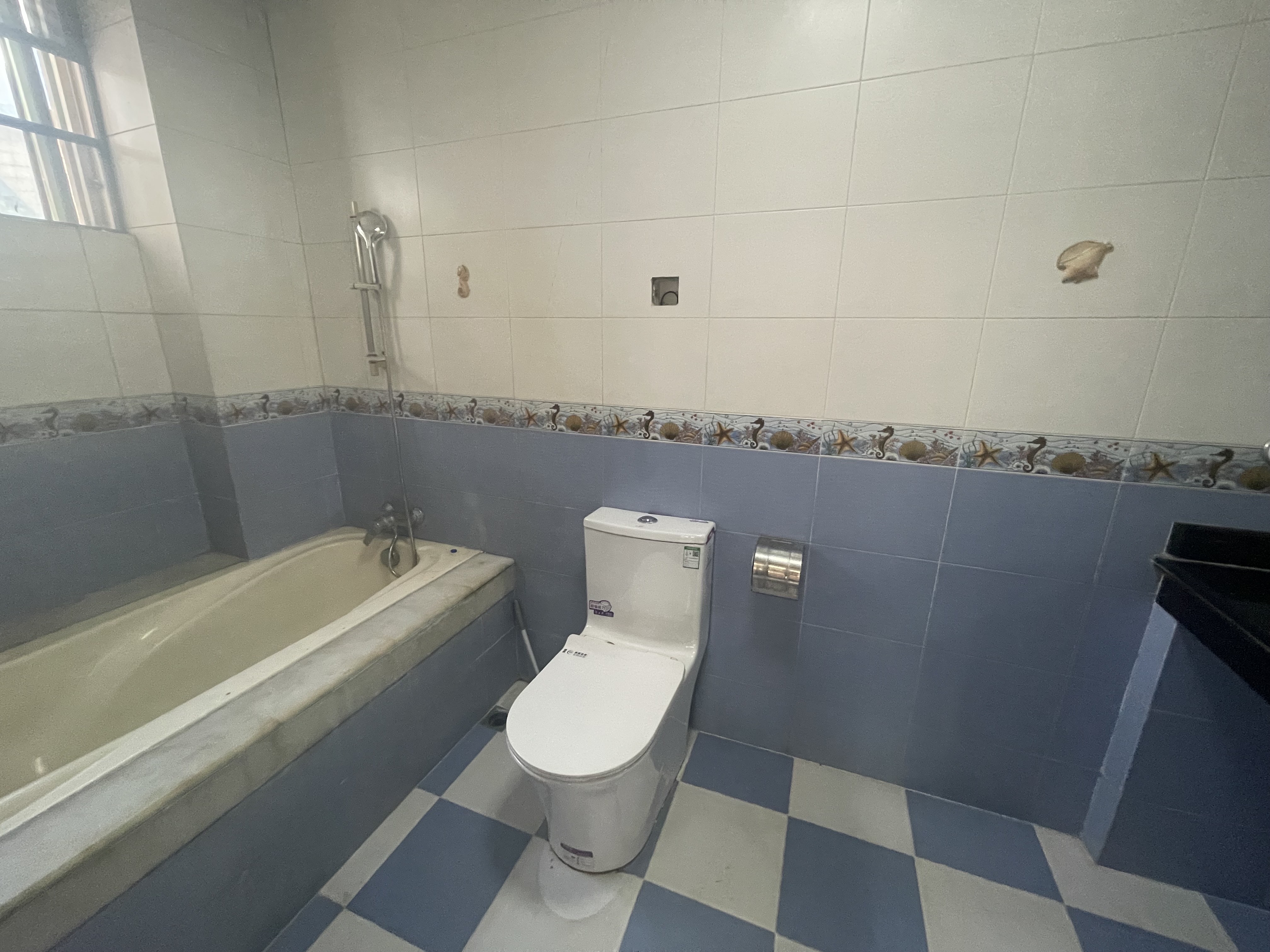 置地花园 3室2厅2卫 3000.0元/月 置地花园 3室2厅2卫 3000.0元/月室内图