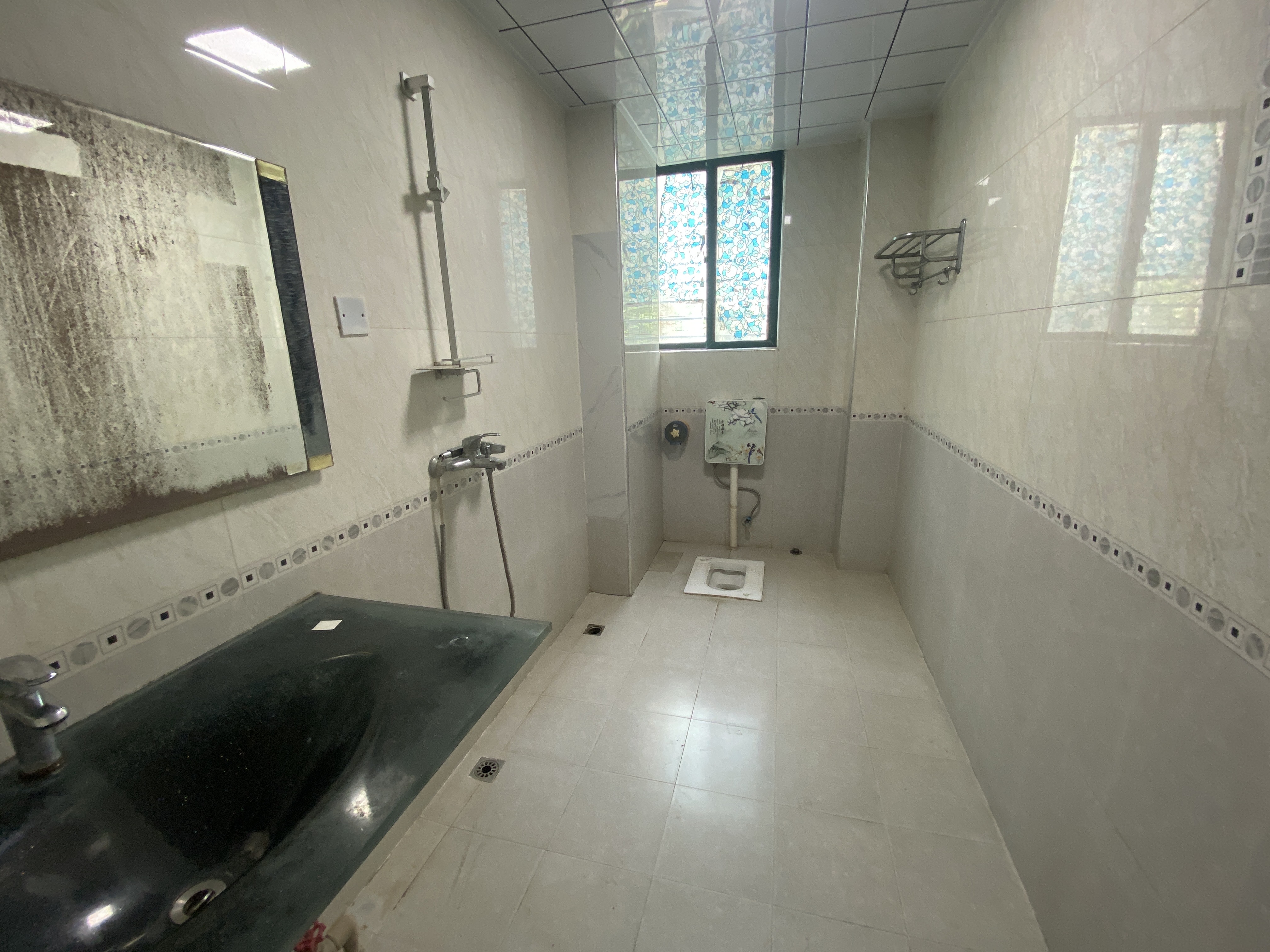 华荣府  4室2厅2卫   2800.00元/月室内图
