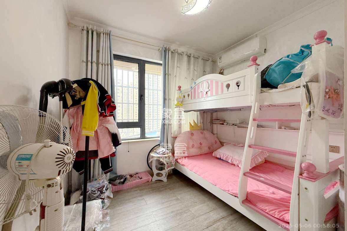 明发国际城 3室2厅2卫 90.0万 明发国际城 3室2厅2卫 90.0万卧室