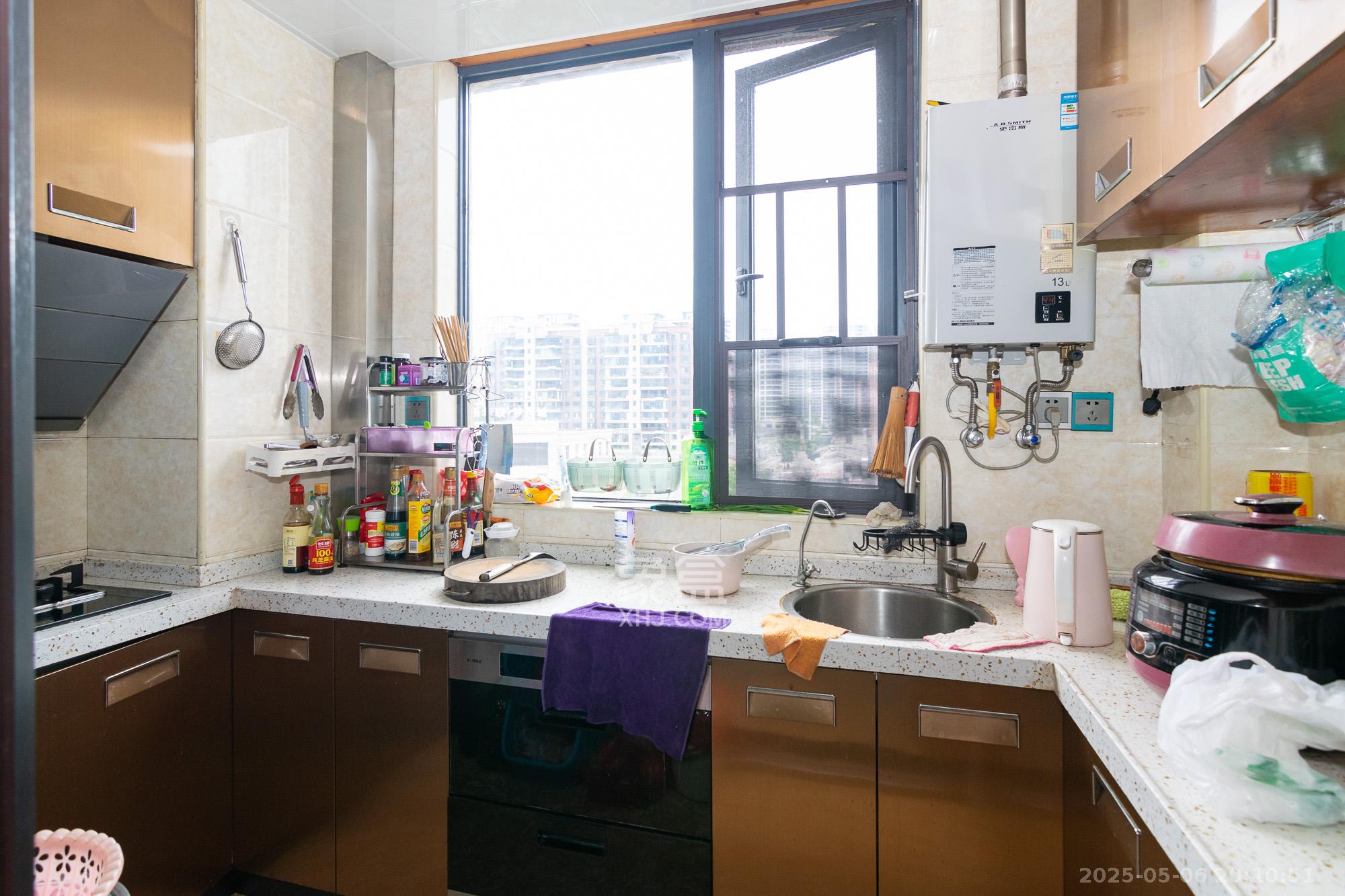 澳海澜庭 3室2厅2卫 66.0万 澳海澜庭 3室2厅2卫 66.0万厨房