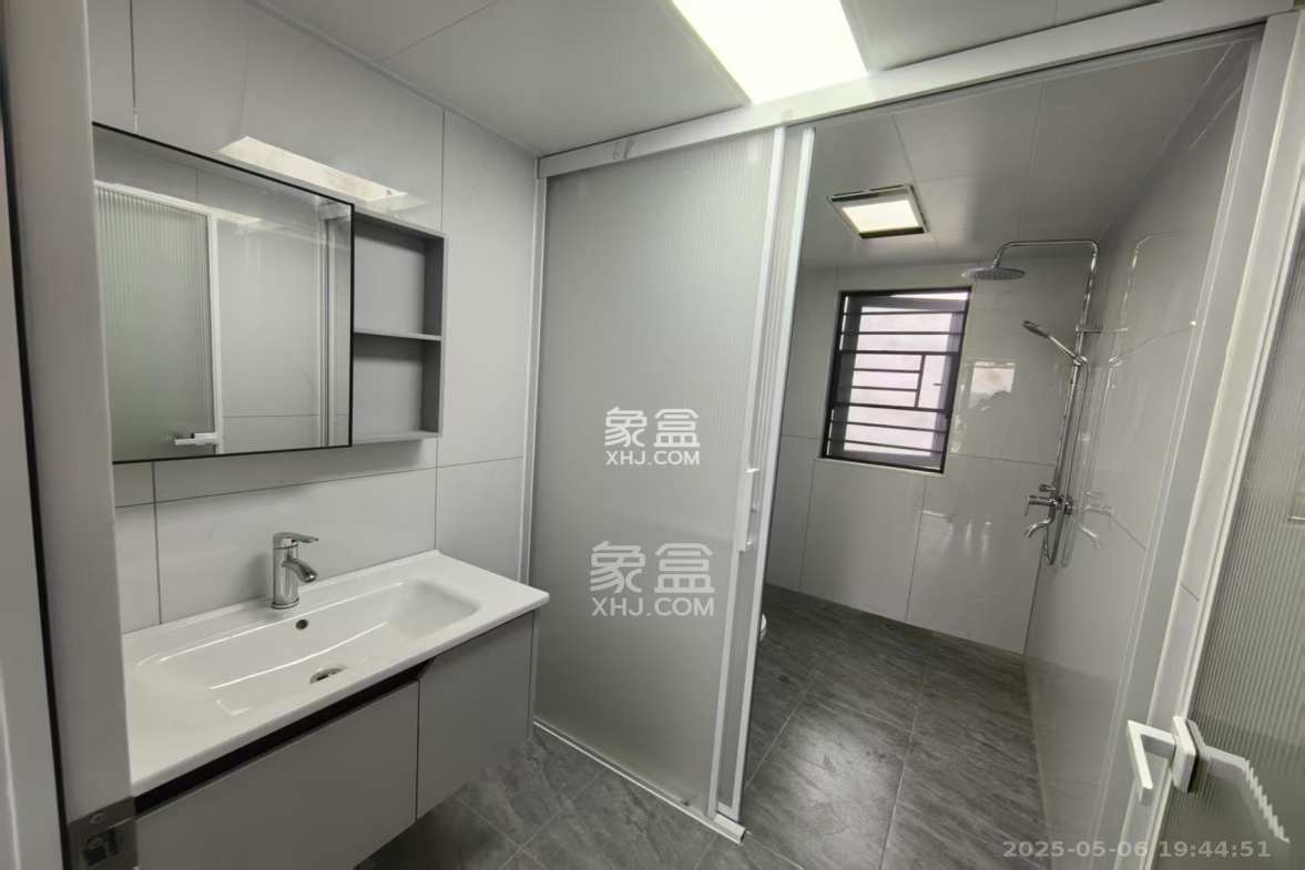 城发恒伟西宸之光  4室2厅2卫    2300.0元/月 城发恒伟西宸之光  4室2厅2卫    2300.0元/月室内图