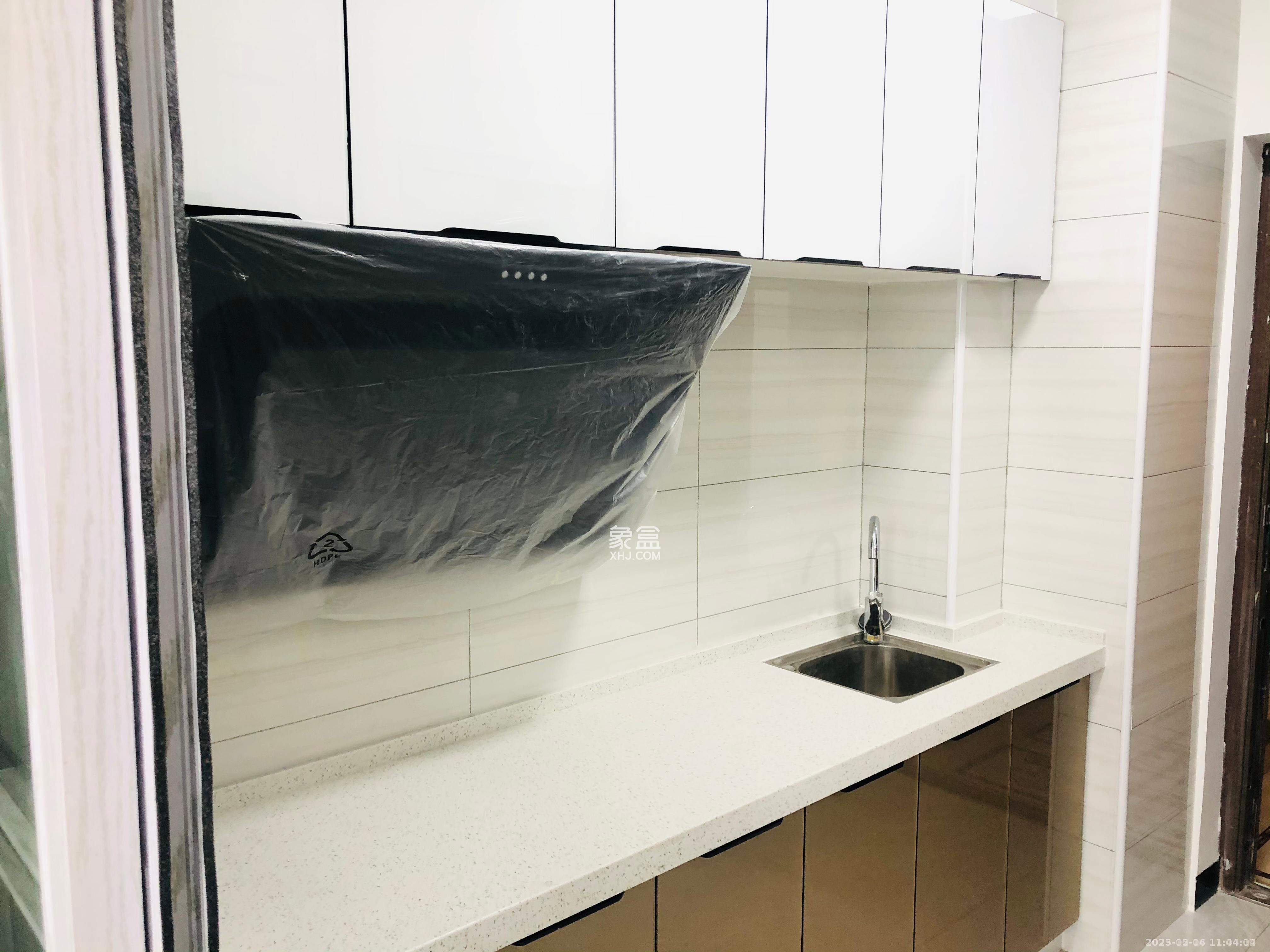 奥克斯滨仕花园(奥克斯洋湖广场/奥克斯中心)  1室1厅1卫    1900.0元/月 奥克斯滨仕花园(奥克斯洋湖广场/奥克斯中心)  1室1厅1卫    1900.0元/月室内图