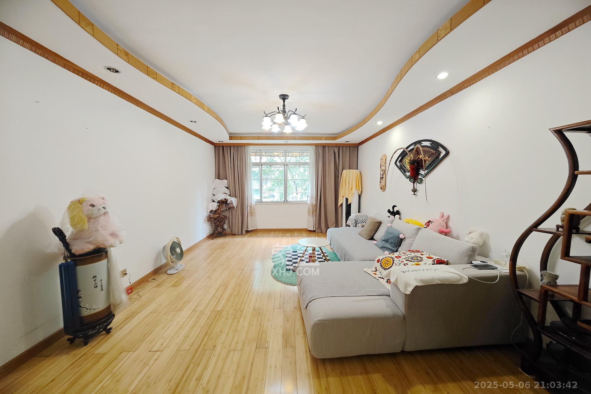 恒达时代花园 2室2厅1卫 58.0万 恒达时代花园 2室2厅1卫 58.0万客厅