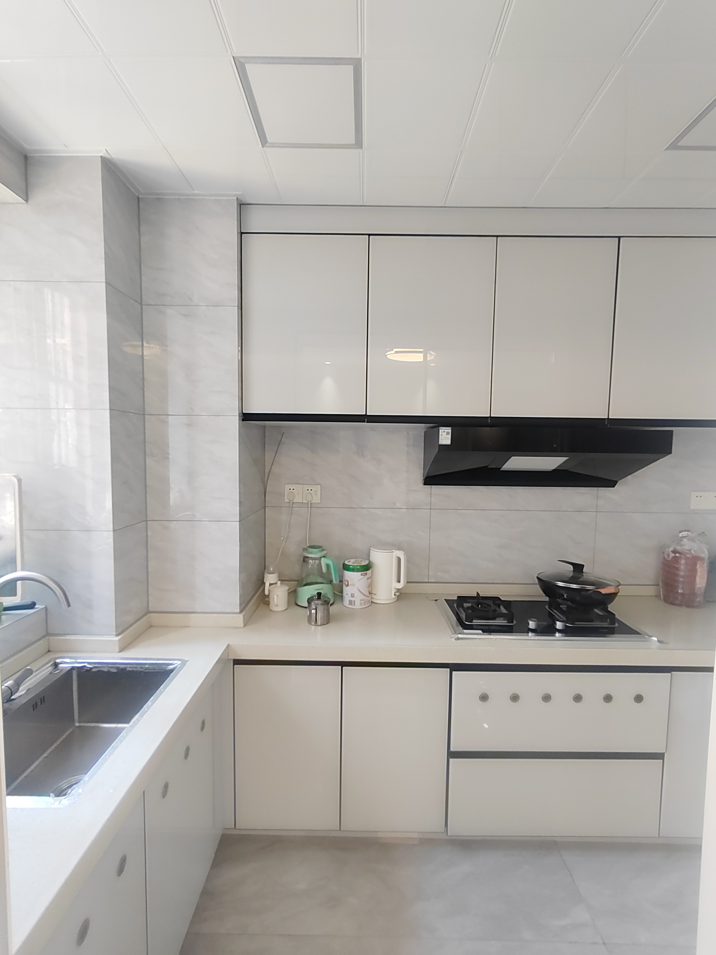 香榭花园 3室2厅2卫 199.0万 香榭花园 3室2厅2卫 199.0万客厅