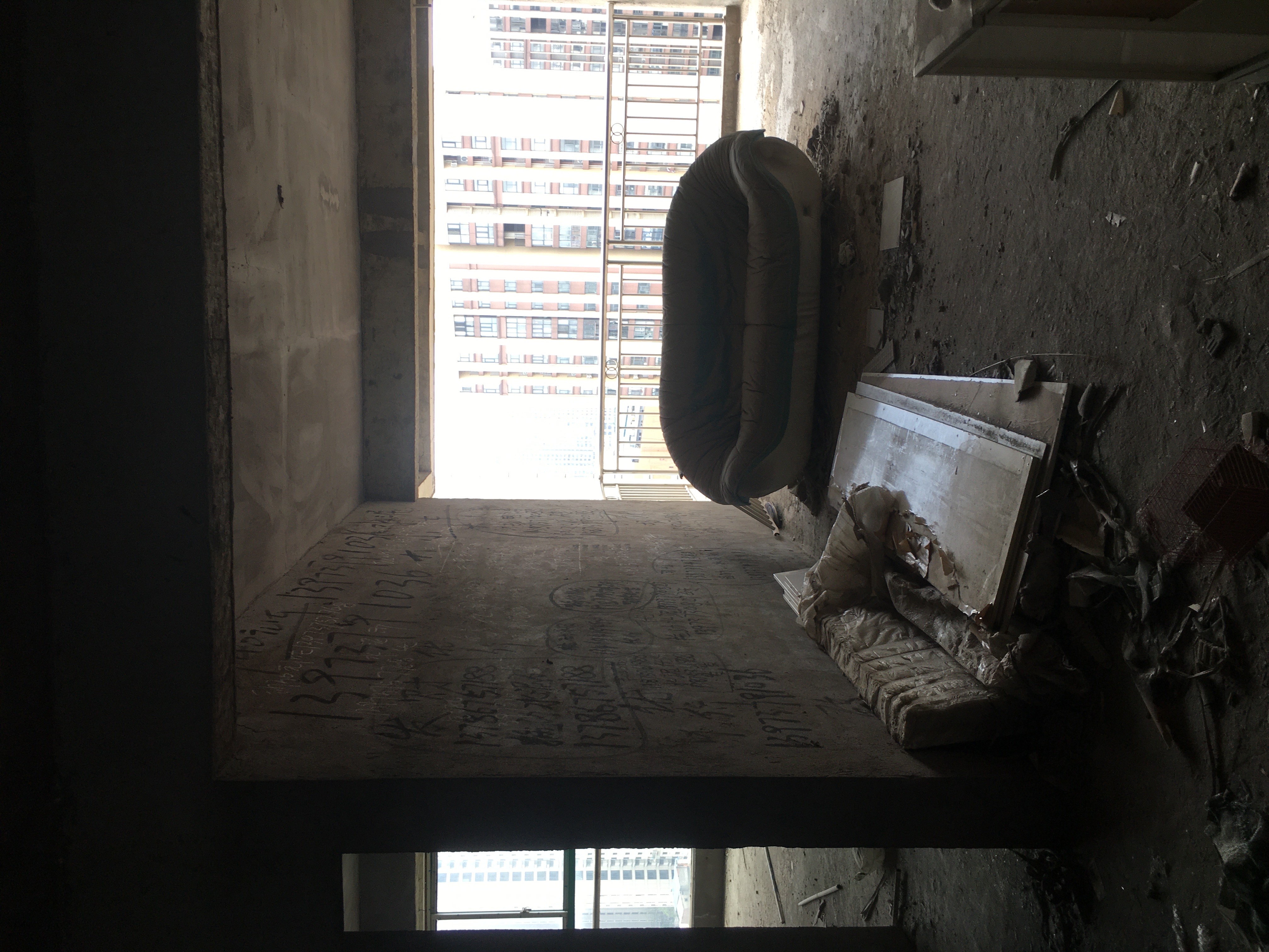 家和兴苑  3室2厅2卫    48.8万 家和兴苑  3室2厅2卫    48.8万客厅