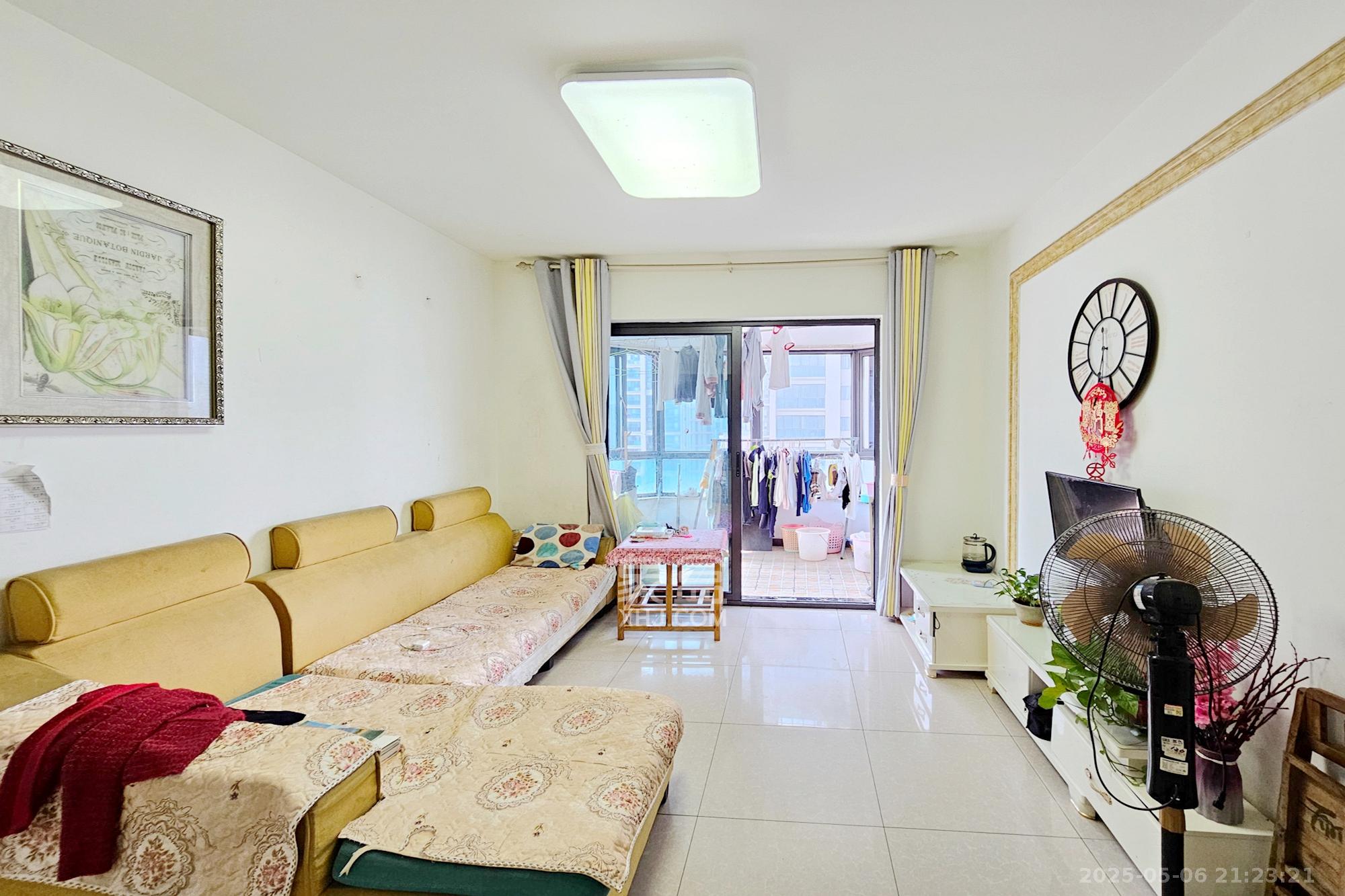 明昇壹城(明昇时代广场)一期 3室1厅1卫 138.0万 明昇壹城(明昇时代广场)一期 3室1厅1卫 138.0万客厅