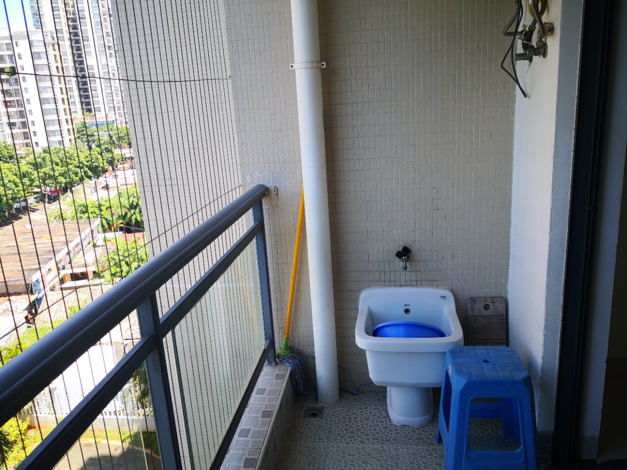 西岭华庭  3室2厅2卫    3000.0元/月室内图
