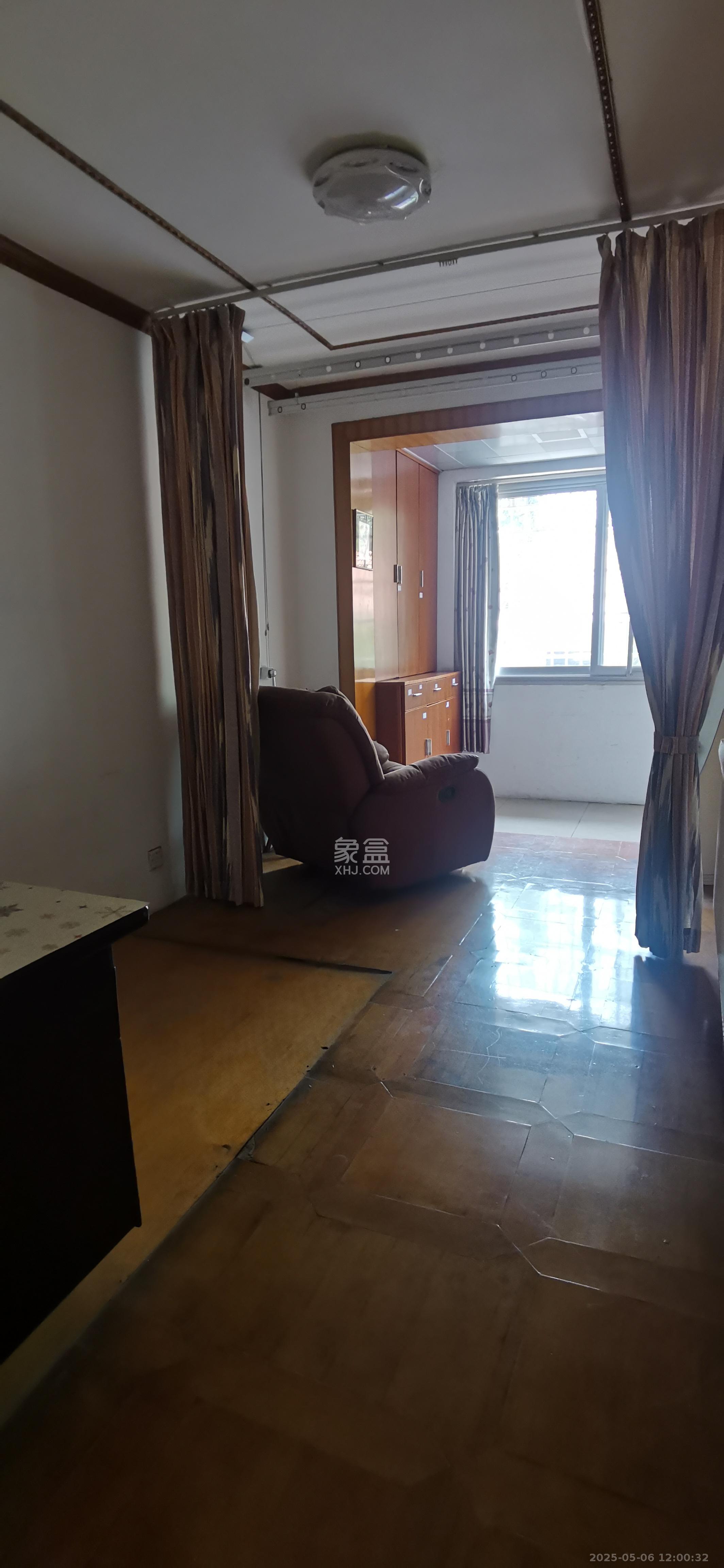 桔园小区1-8片  3室2厅2卫   2400.00元/月室内图