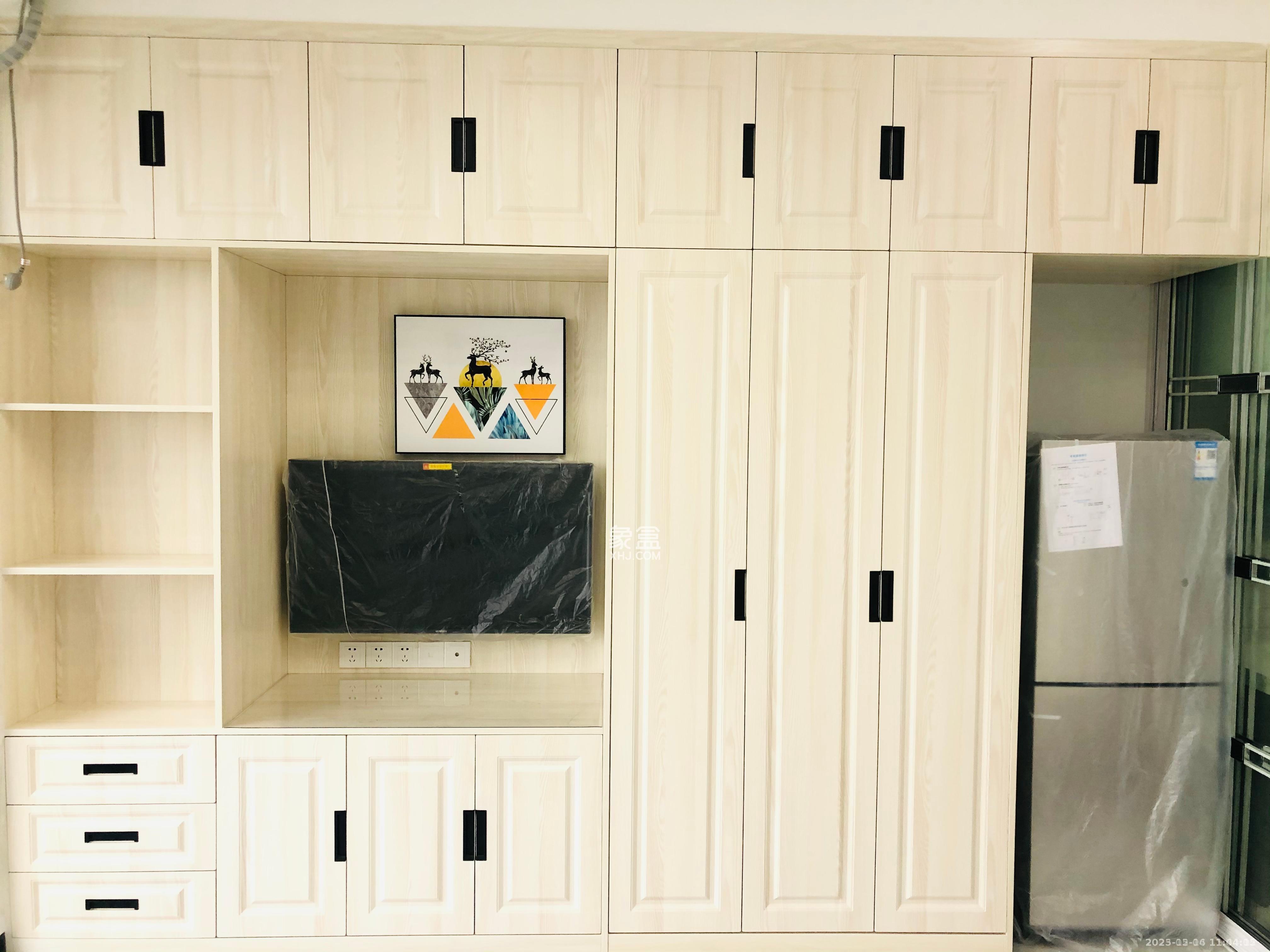 奥克斯滨仕花园(奥克斯洋湖广场/奥克斯中心)  1室1厅1卫    1900.0元/月 奥克斯滨仕花园(奥克斯洋湖广场/奥克斯中心)  1室1厅1卫    1900.0元/月室内图