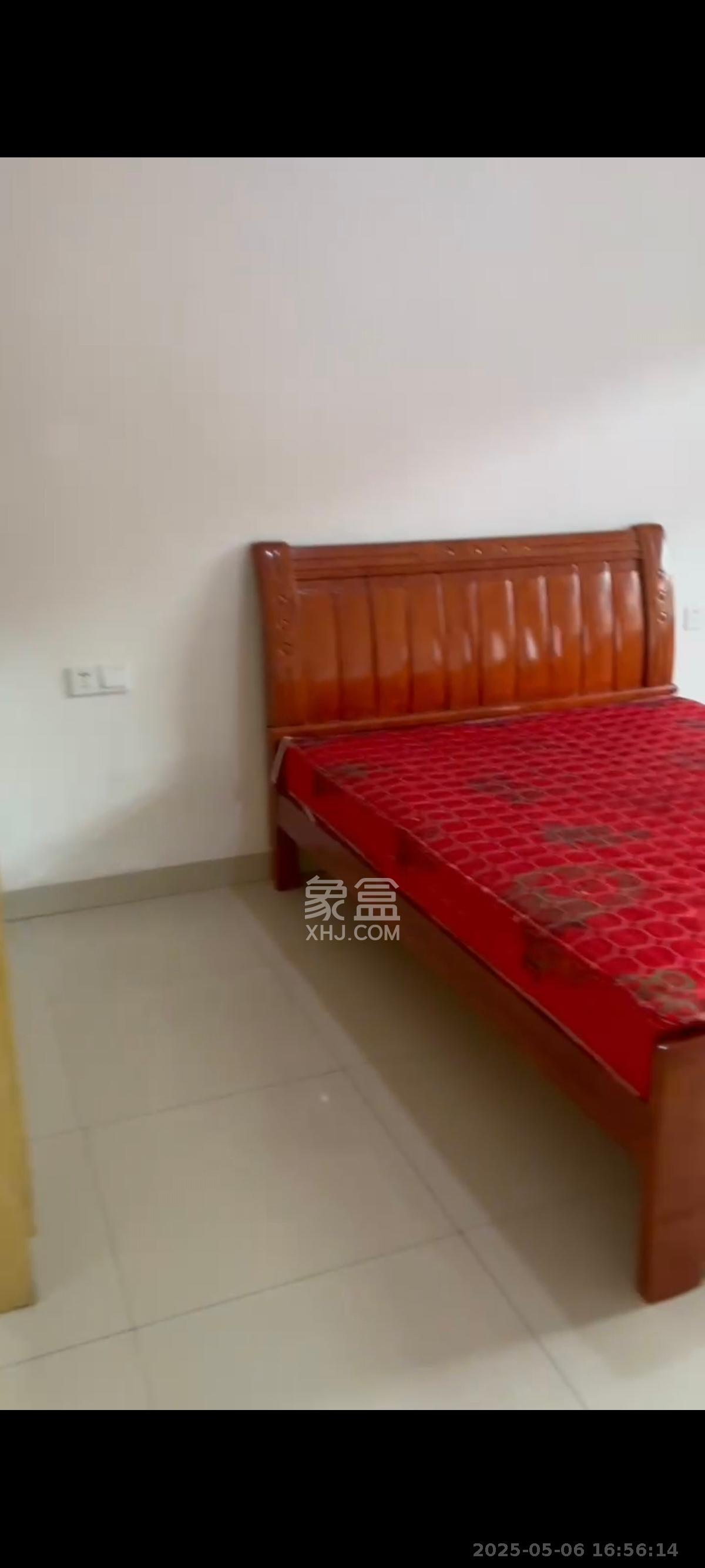 黄鹤小区4片  2室1厅1卫    1600.0元/月 黄鹤小区4片  2室1厅1卫    1600.0元/月