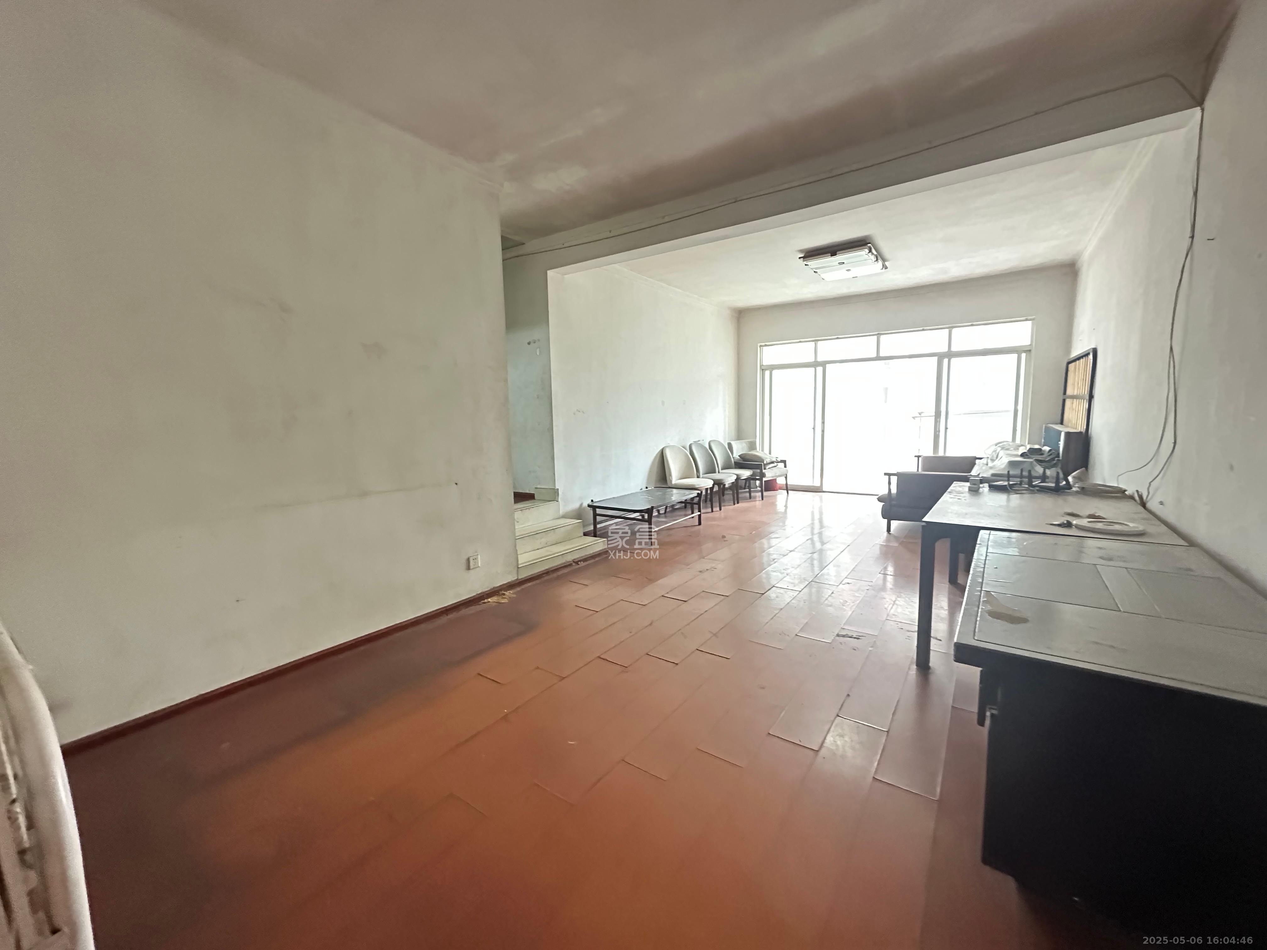 左岸春天 4室2厅1卫 2600.0元/月 左岸春天 4室2厅1卫 2600.0元/月室内图