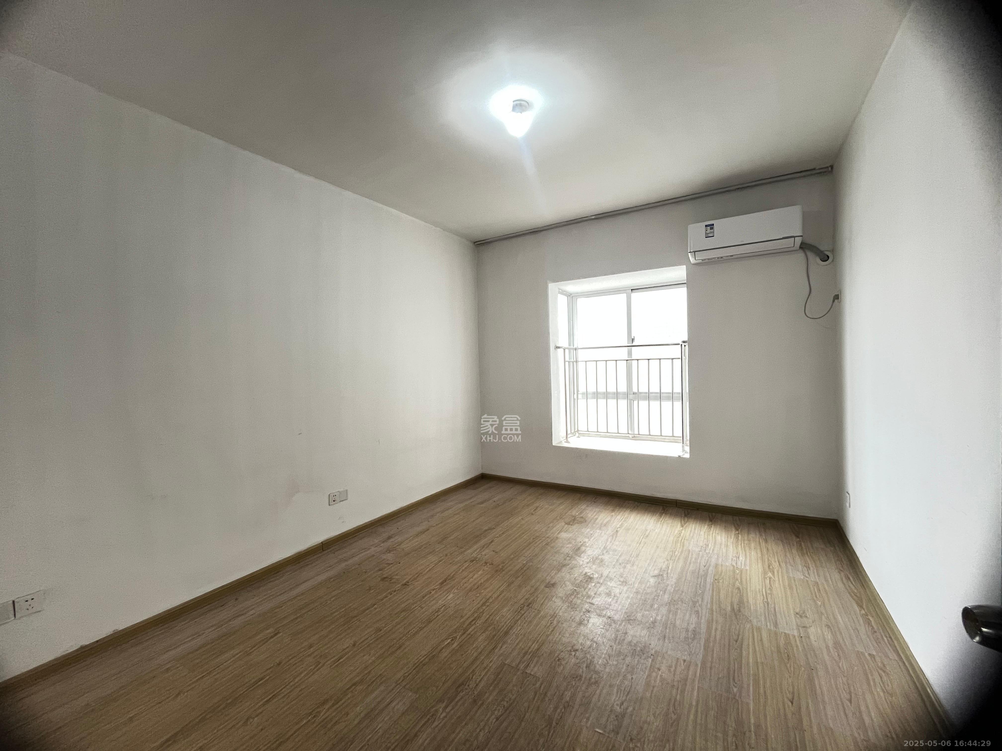 香樟景苑 4室2厅1卫 2800.0元/月 香樟景苑 4室2厅1卫 2800.0元/月室内图