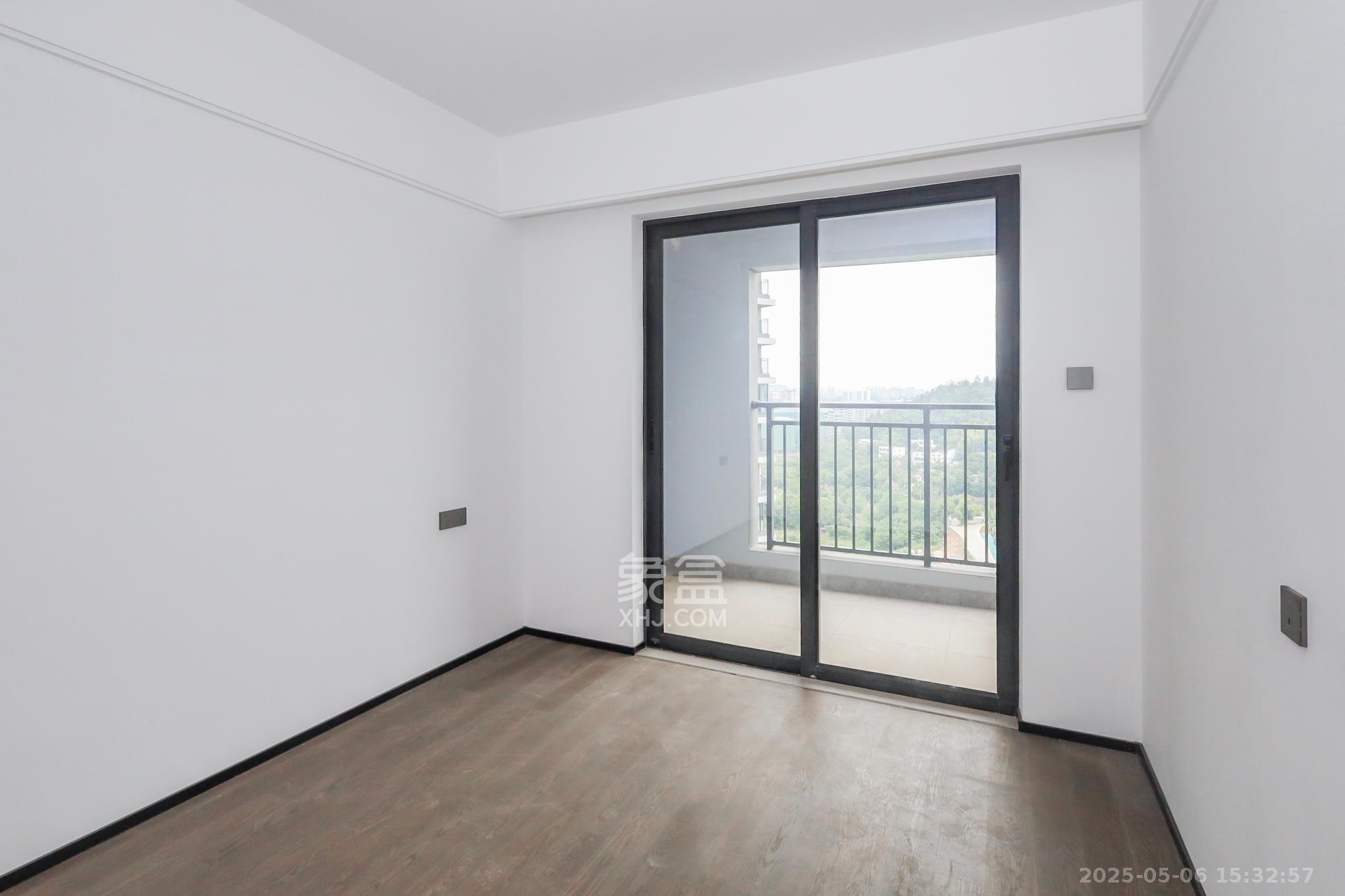 万科森林公园  4室2厅2卫    308.0万 万科森林公园  4室2厅2卫    308.0万卧室