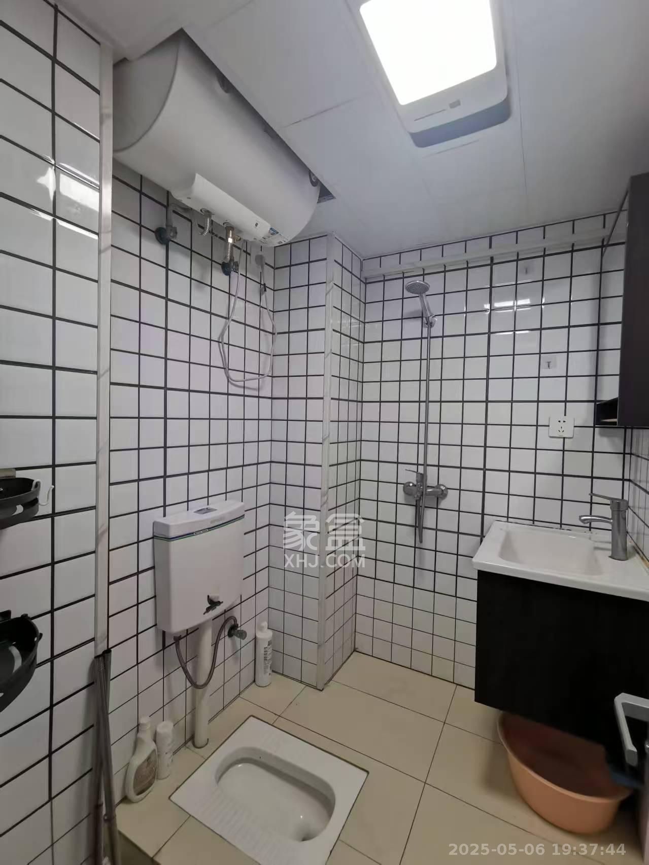 欣隆居  3室0厅0卫   1800.00元/月