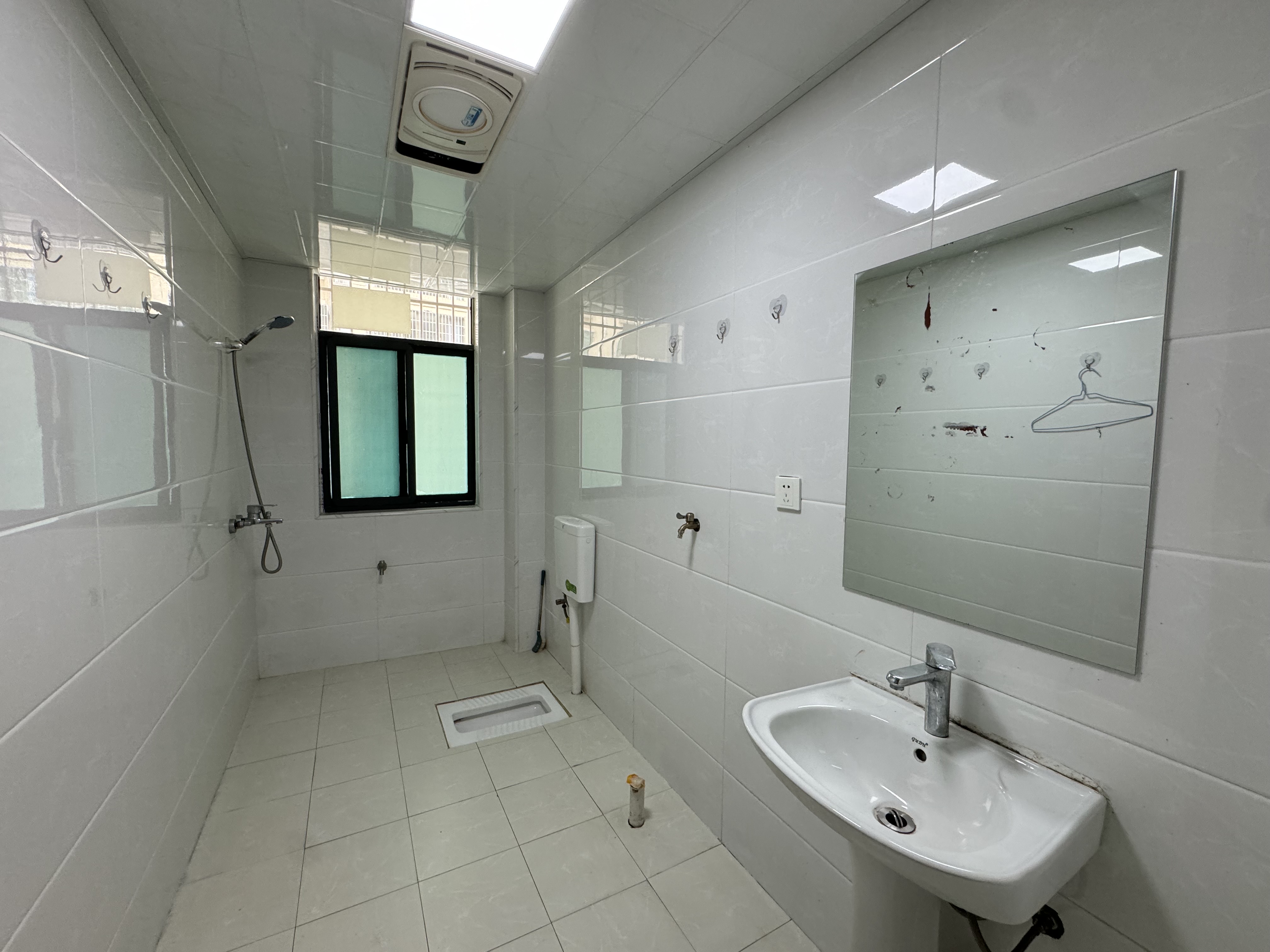 虎形山安置小区(进步社区) 2室1厅1卫 1500.0元/月 虎形山安置小区(进步社区) 2室1厅1卫 1500.0元/月室内图