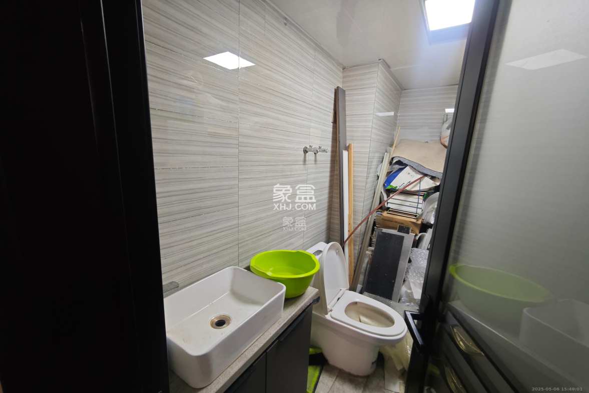 东盈商业广场(华泉城市广场) 1室0厅0卫 3500.0元/月 东盈商业广场(华泉城市广场) 1室0厅0卫 3500.0元/月室内图