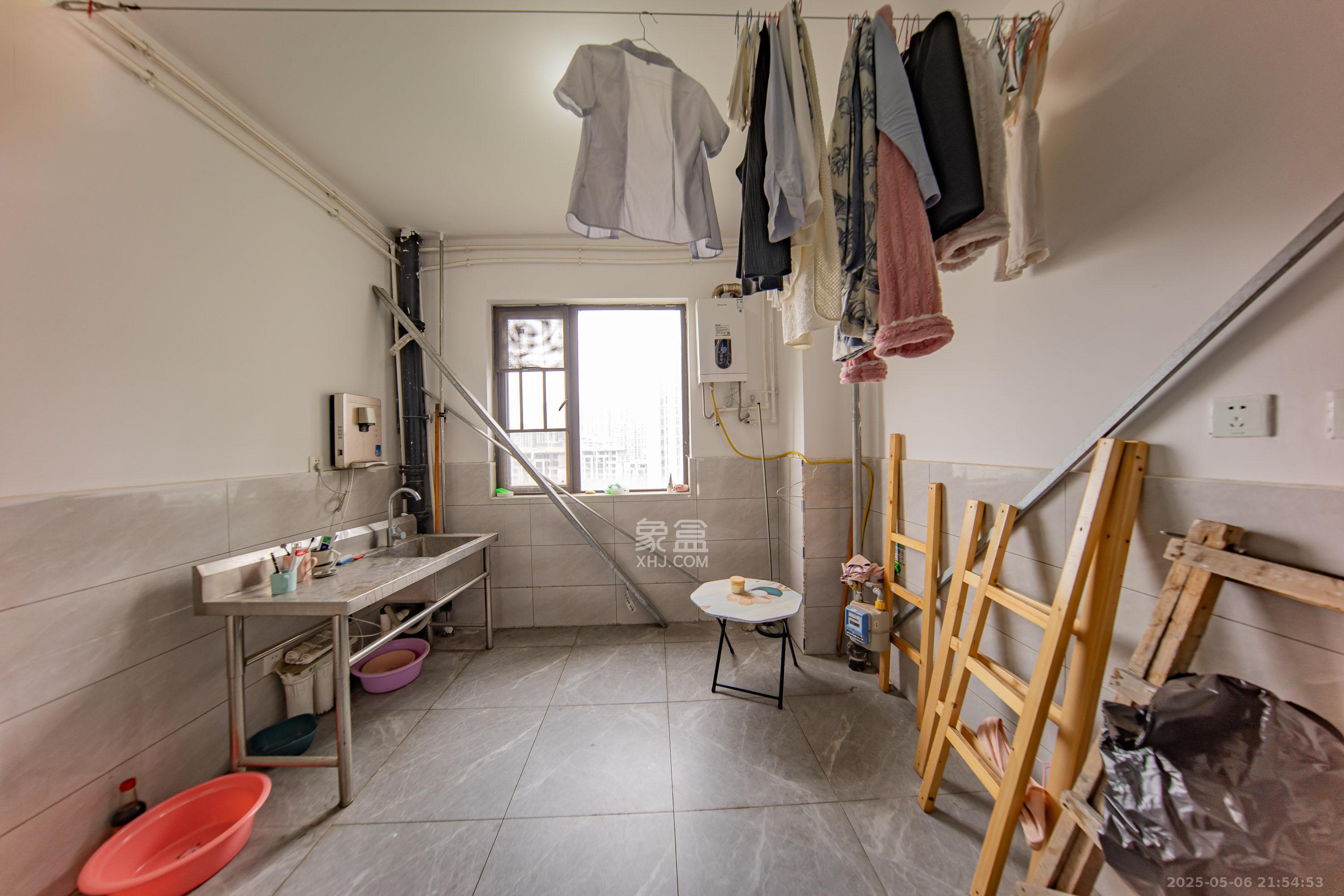 中国铁建洋湖苑  3室2厅2卫    122.0万 中国铁建洋湖苑  3室2厅2卫    122.0万厨房