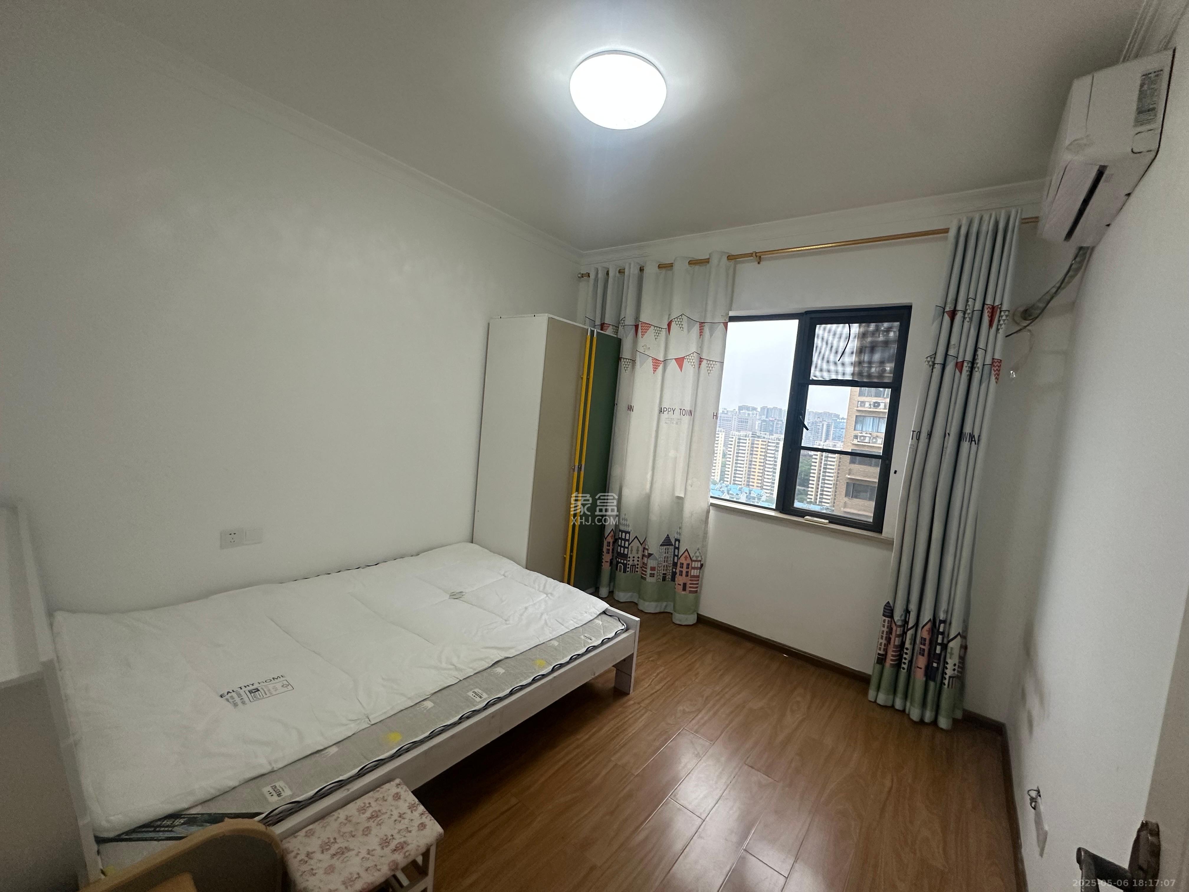 兴隆景苑  3室2厅2卫   2700.00元/月室内图