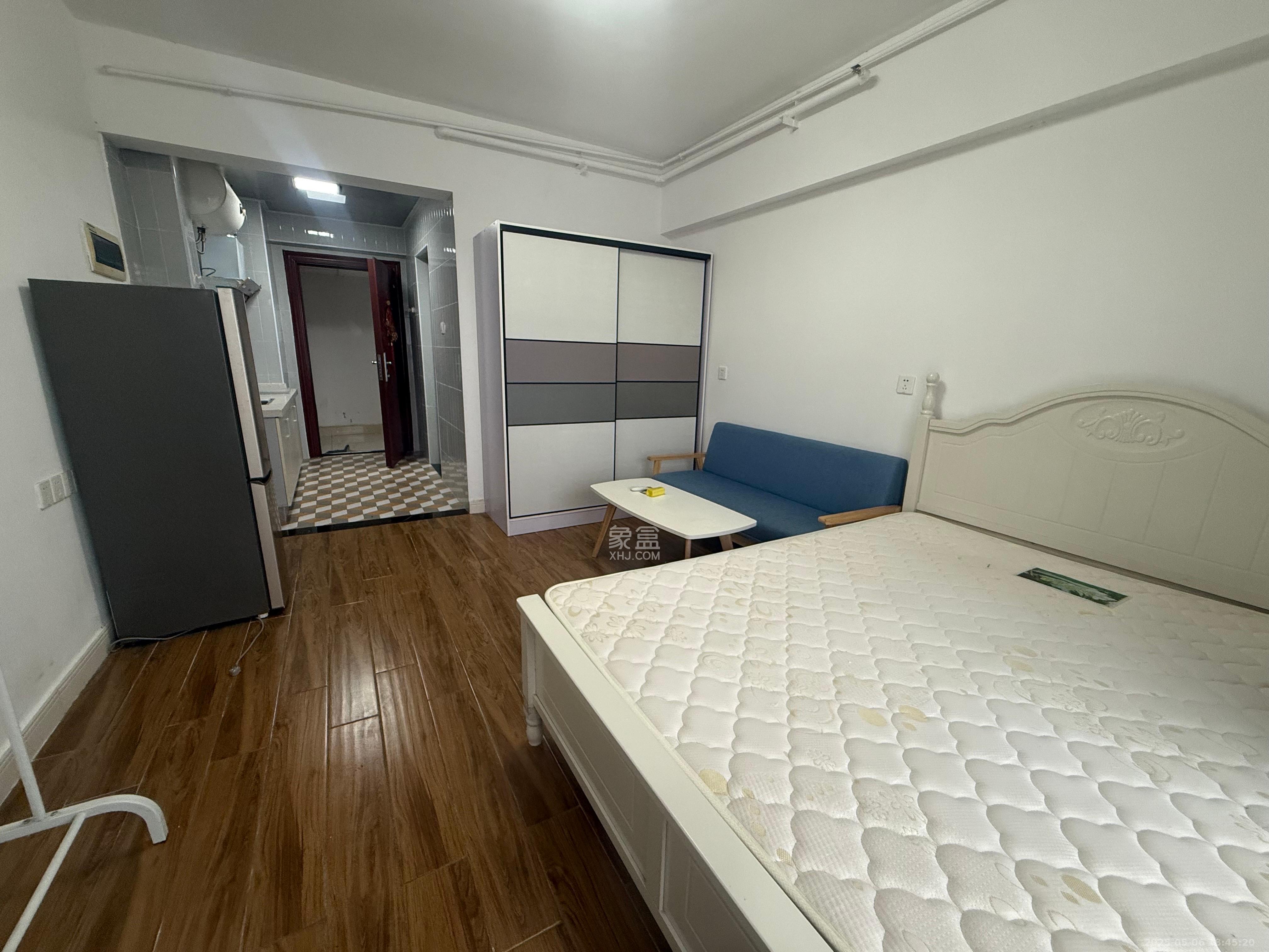 新长海广场  1室1厅1卫   1200.00元/月室内图