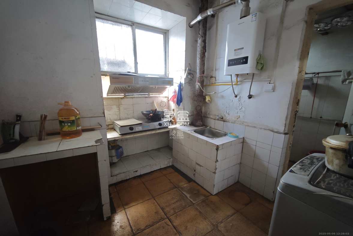 红石咀社区(湖南省第六工程公司宿舍) 3室1厅1卫 1300.00元/月 红石咀社区(湖南省第六工程公司宿舍) 3室1厅1卫 1300.00元/月室内图