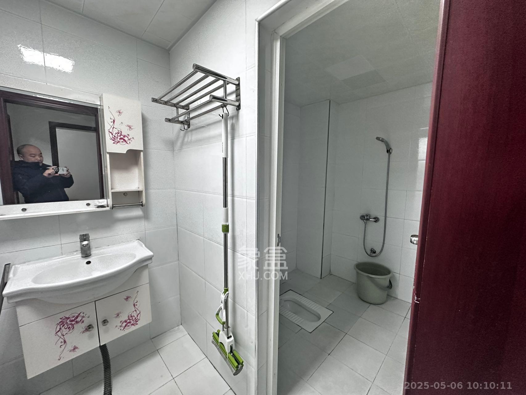 第六都(陆都小区) 3室2厅1卫 3300.0元/月 第六都(陆都小区) 3室2厅1卫 3300.0元/月室内图