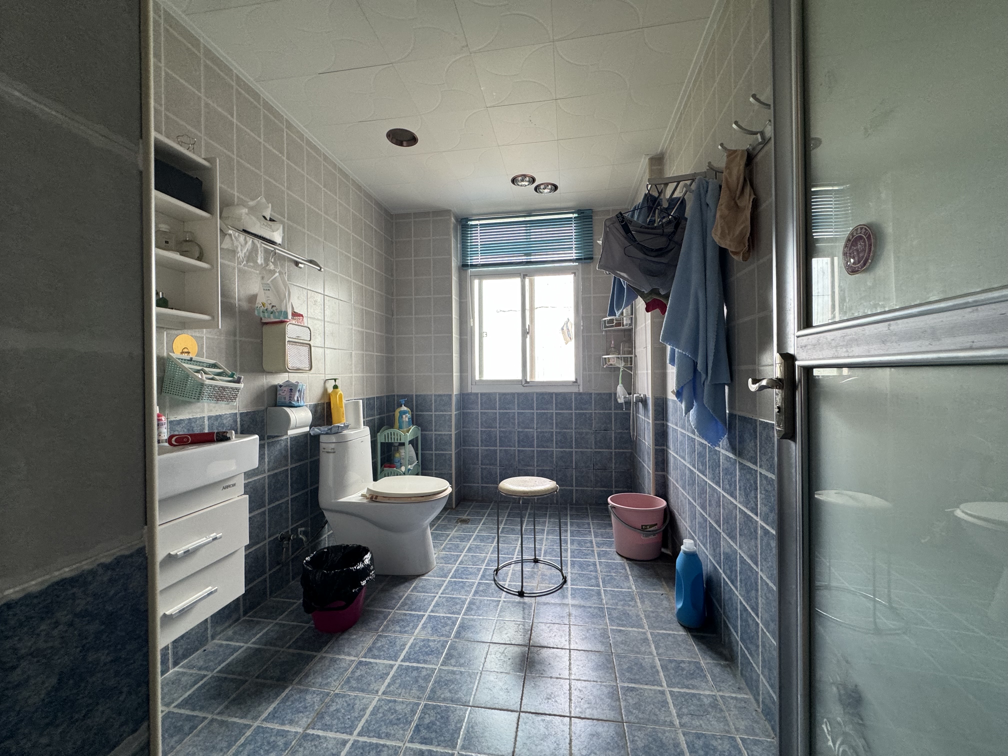 武警星苑 5室2厅3卫 100.0万 武警星苑 5室2厅3卫 100.0万客厅