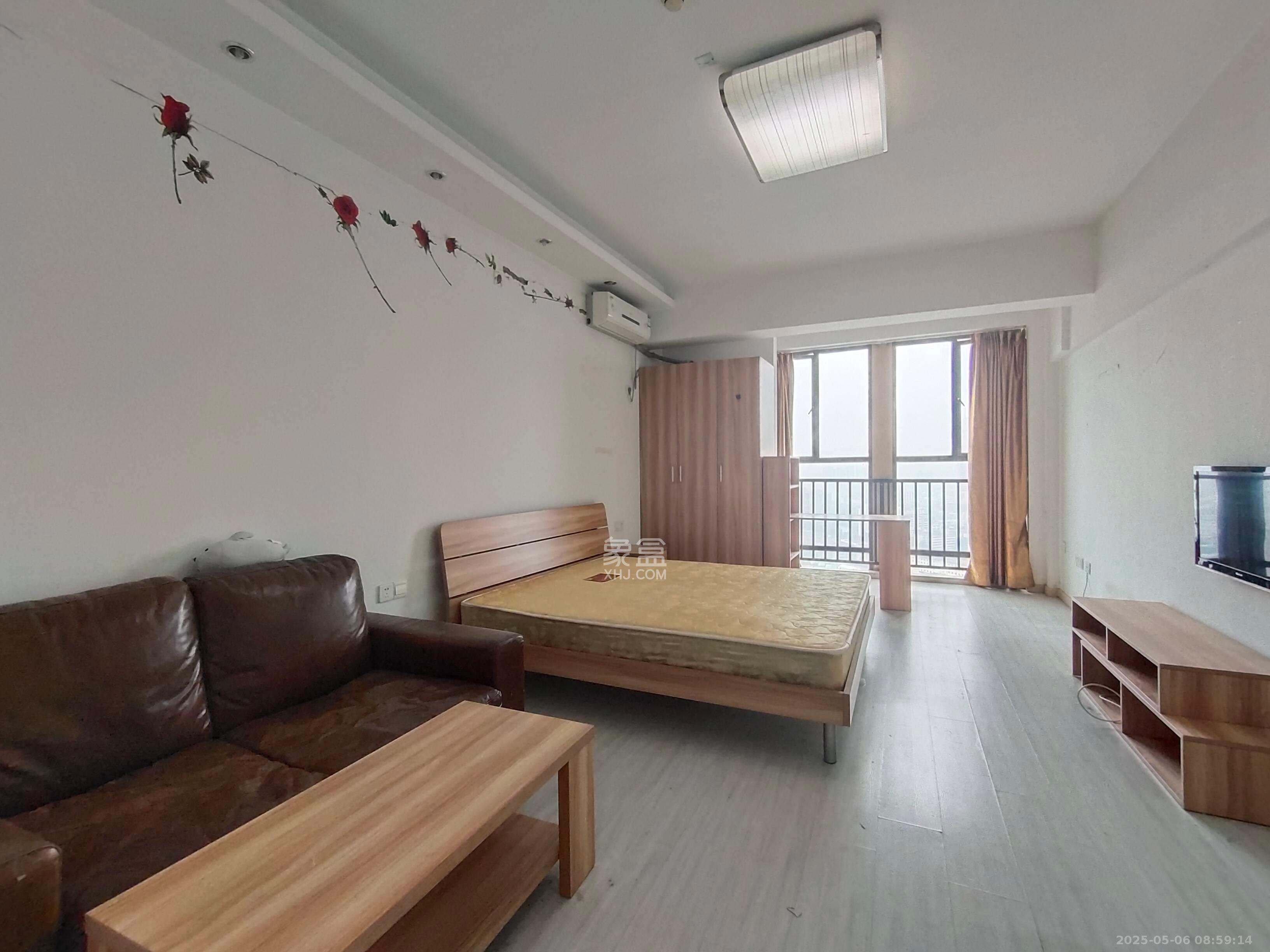 融圣国际  1室1厅1卫    1700.0元/月 融圣国际  1室1厅1卫    1700.0元/月室内图