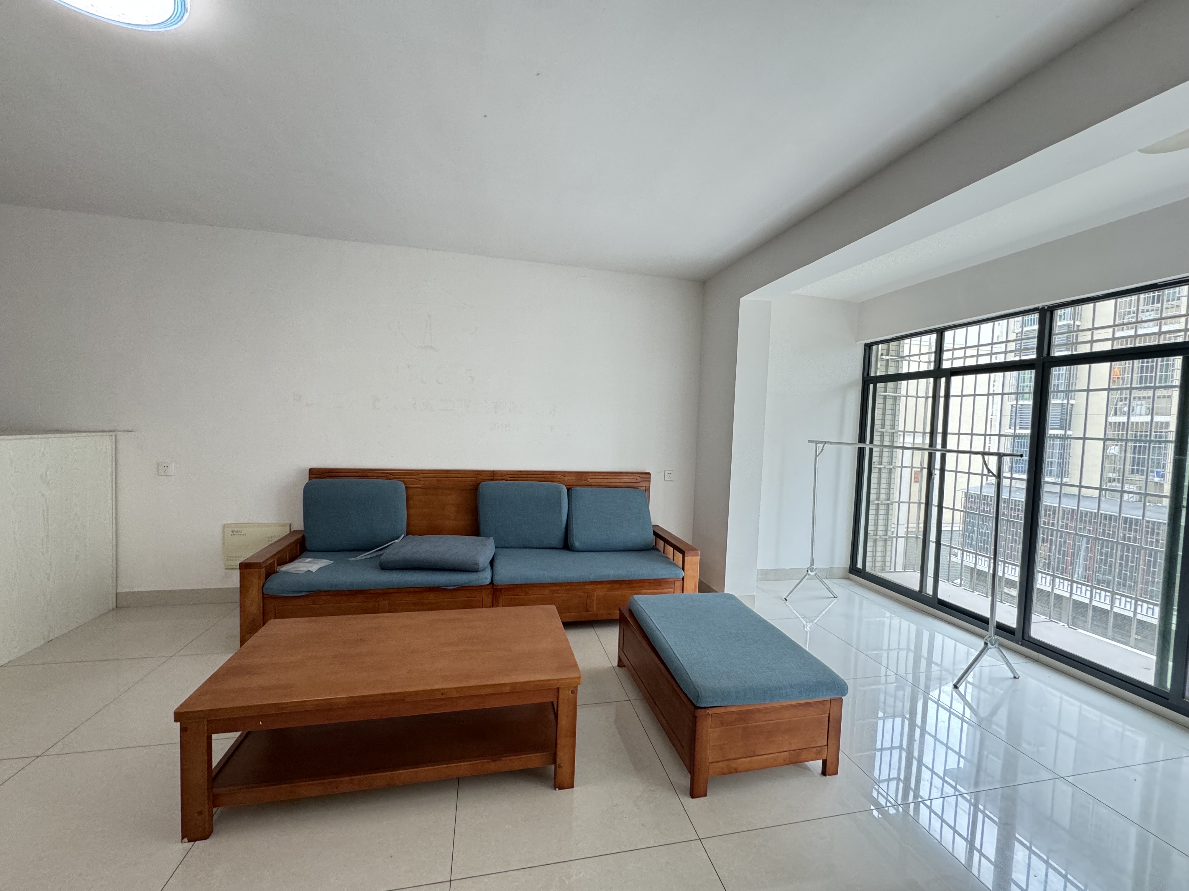 虎形山安置小区(进步社区) 2室1厅1卫 1500.0元/月 虎形山安置小区(进步社区) 2室1厅1卫 1500.0元/月室内图