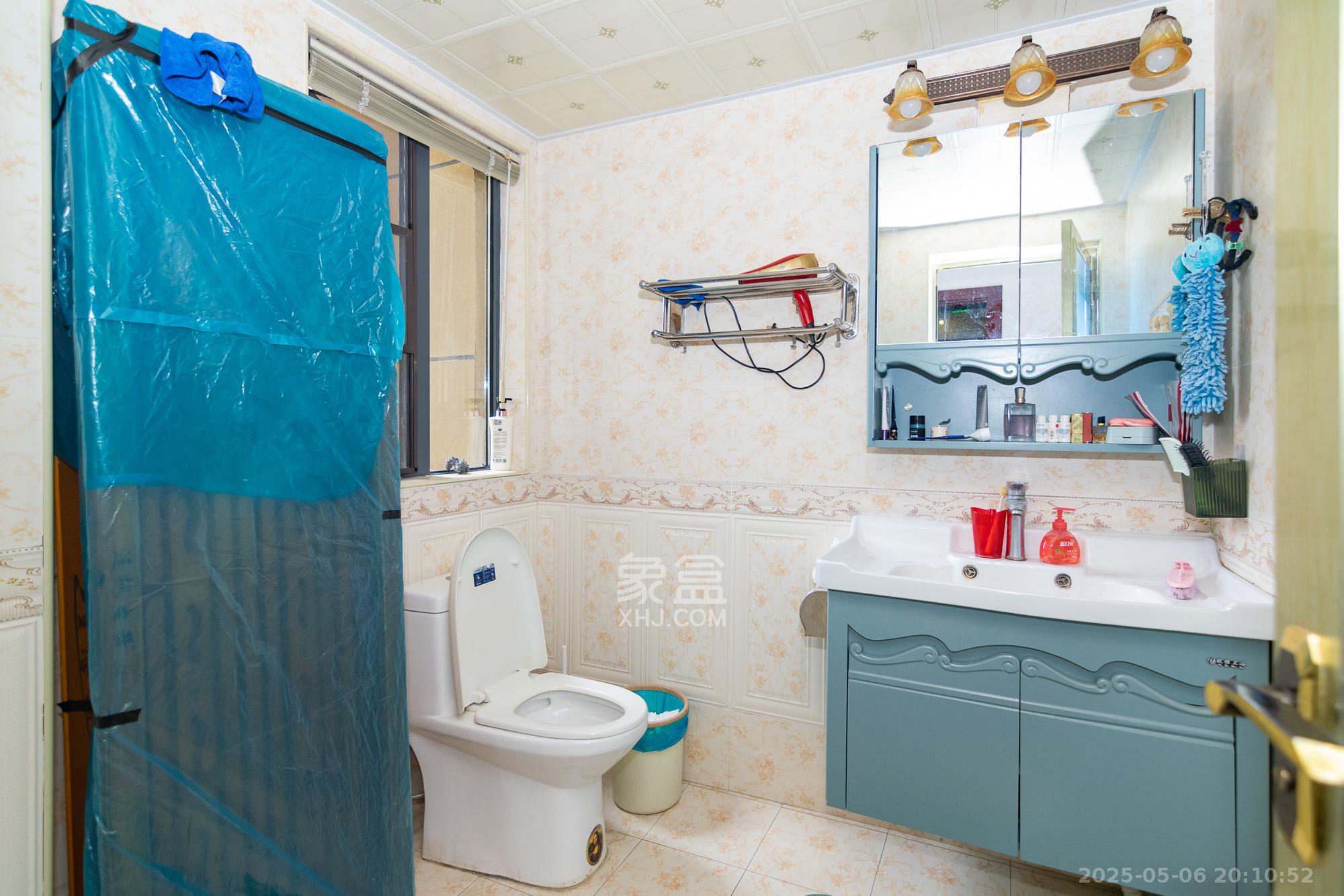 澳海澜庭 3室2厅2卫 66.0万 澳海澜庭 3室2厅2卫 66.0万卫生间