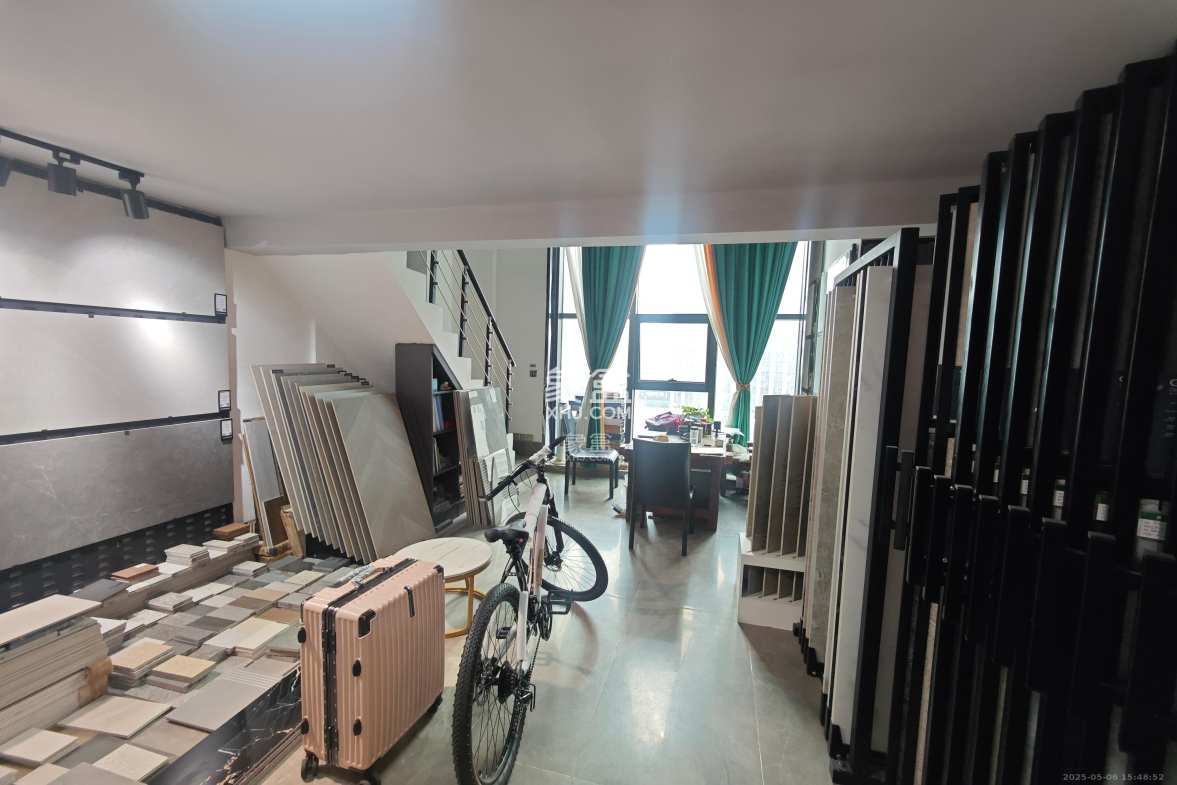 东盈商业广场(华泉城市广场) 1室0厅0卫 3500.0元/月 东盈商业广场(华泉城市广场) 1室0厅0卫 3500.0元/月室内图