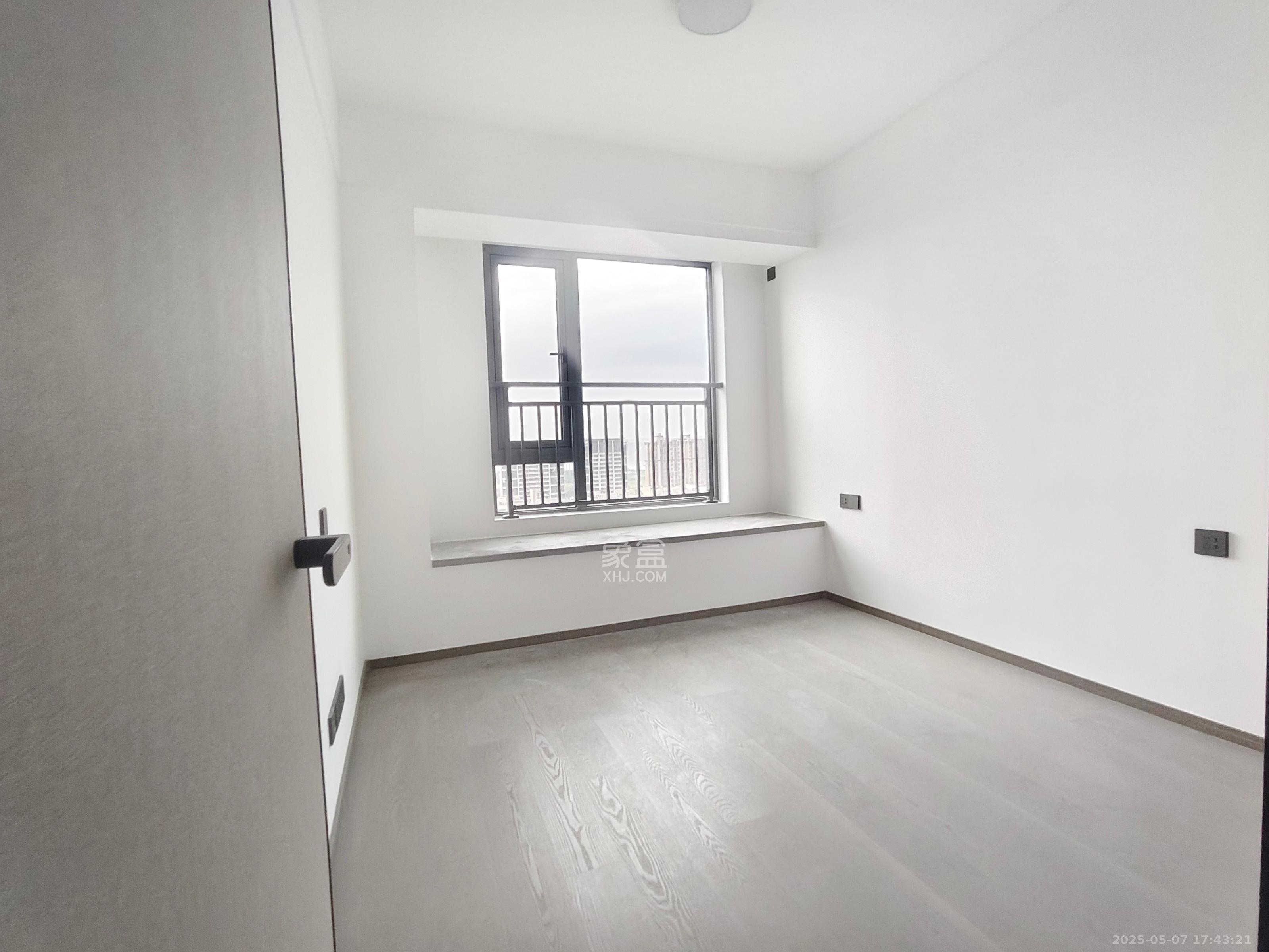 招商蛇口滨江境 4室2厅2卫 13000.0元/月 招商蛇口滨江境 4室2厅2卫 13000.0元/月室内图