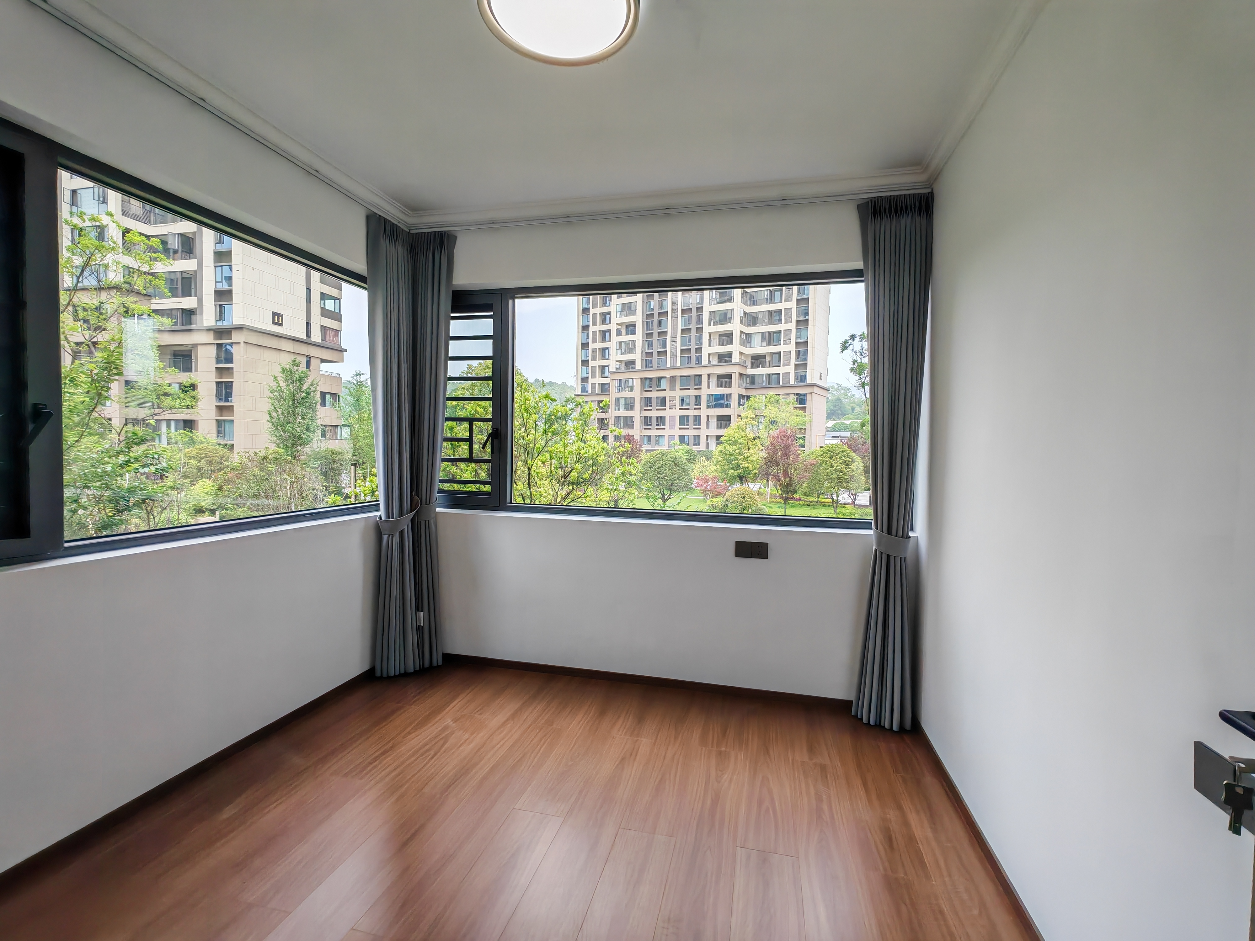 世茂云城 1室0厅0卫 2300.0元/月 世茂云城 1室0厅0卫 2300.0元/月室内图