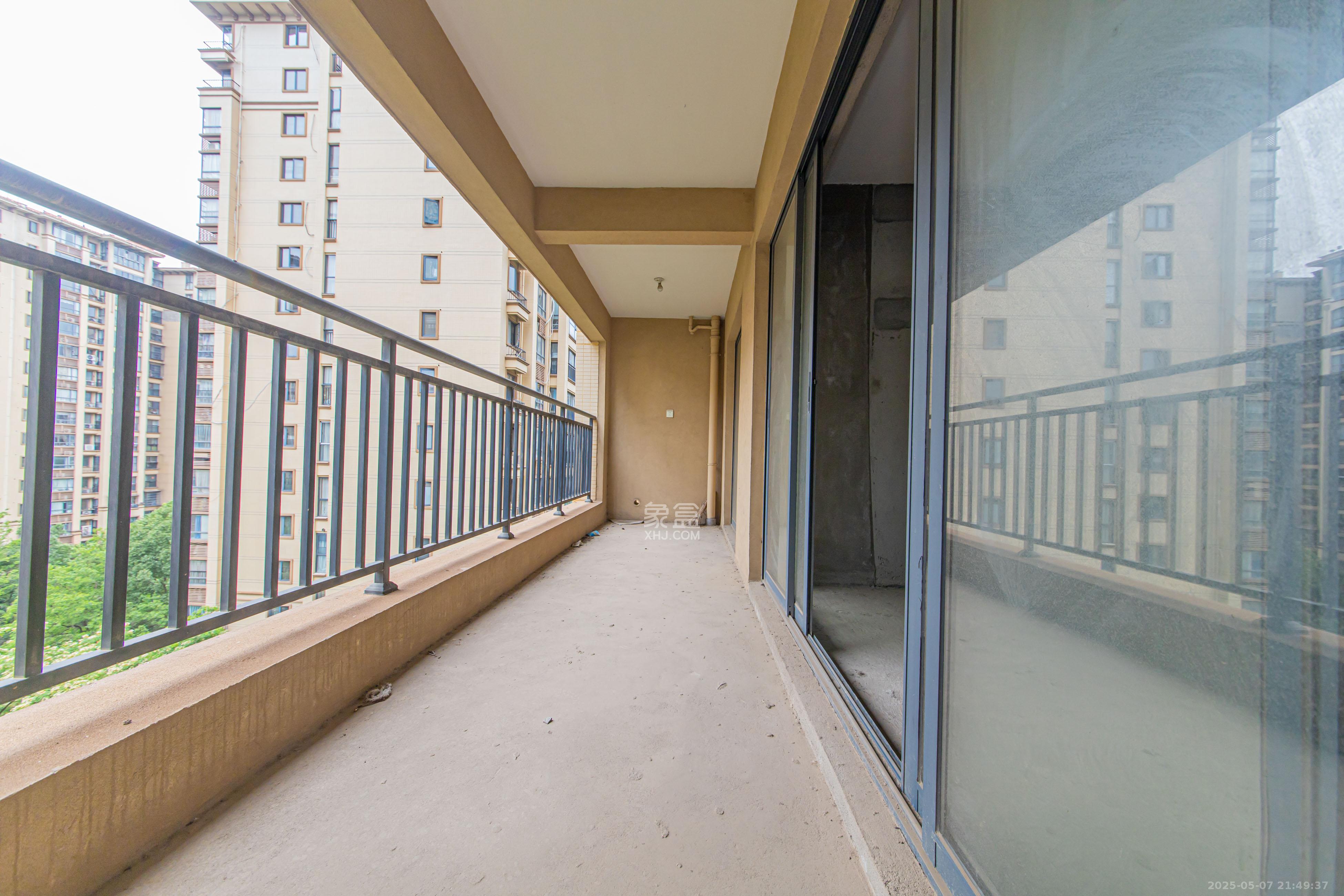 中建芙蓉嘉苑 3室2厅2卫 113.0万 中建芙蓉嘉苑 3室2厅2卫 113.0万阳台