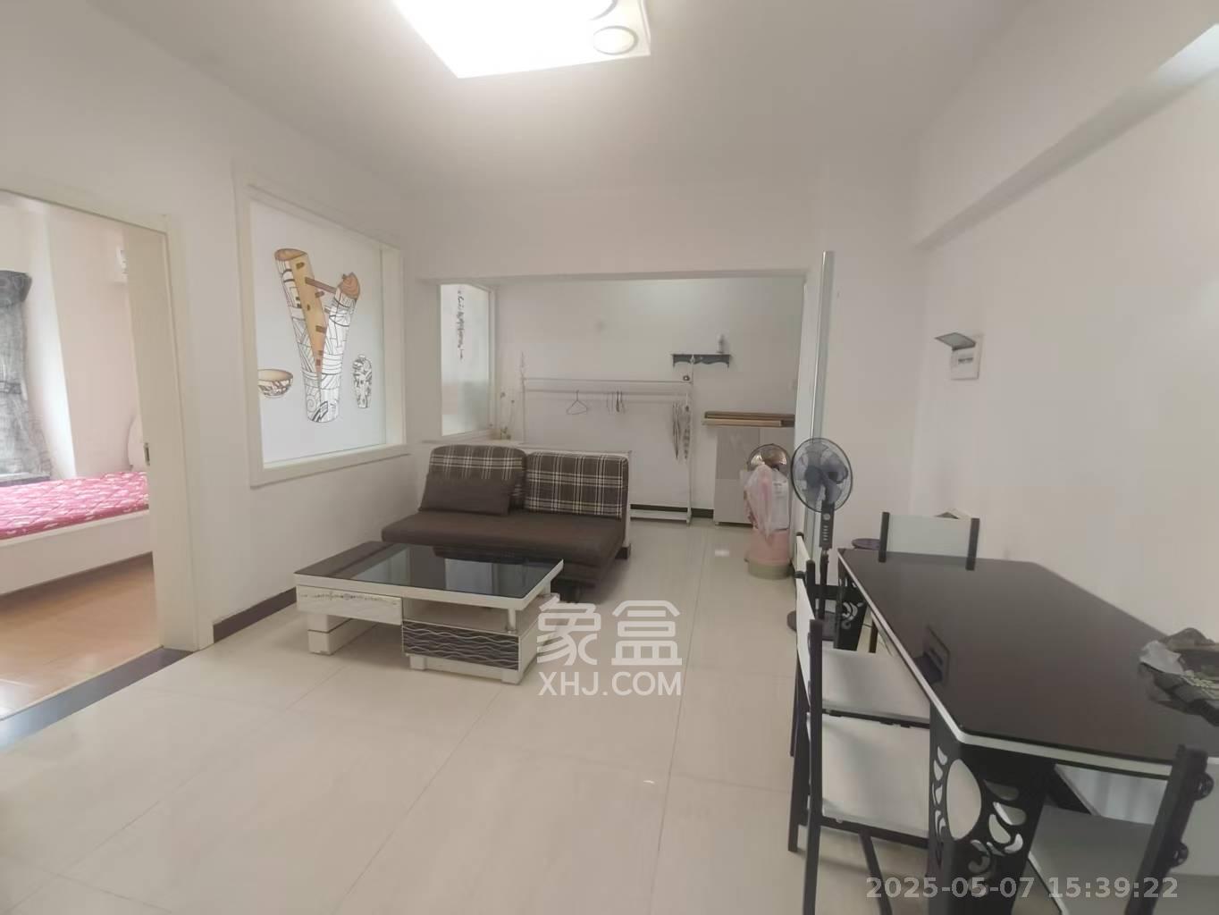 绿地公馆(绿地名邸) 2室2厅1卫 1900.0元/月 绿地公馆(绿地名邸) 2室2厅1卫 1900.0元/月室内图