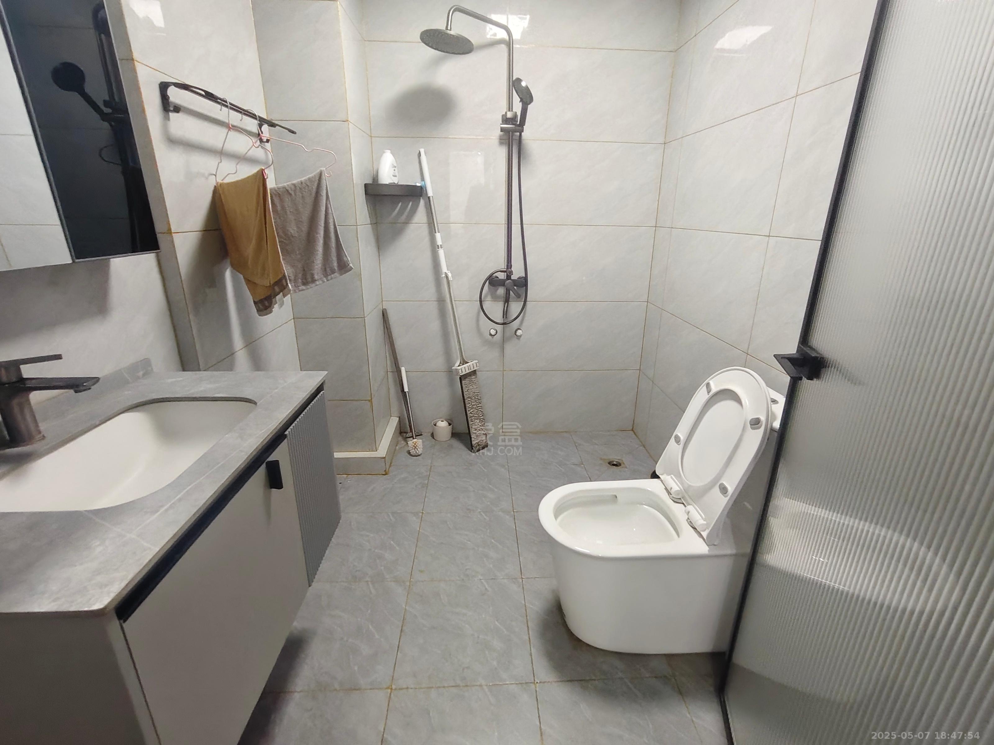 银泰财富广场 4室2厅2卫 2700.0元/月 银泰财富广场 4室2厅2卫 2700.0元/月室内图