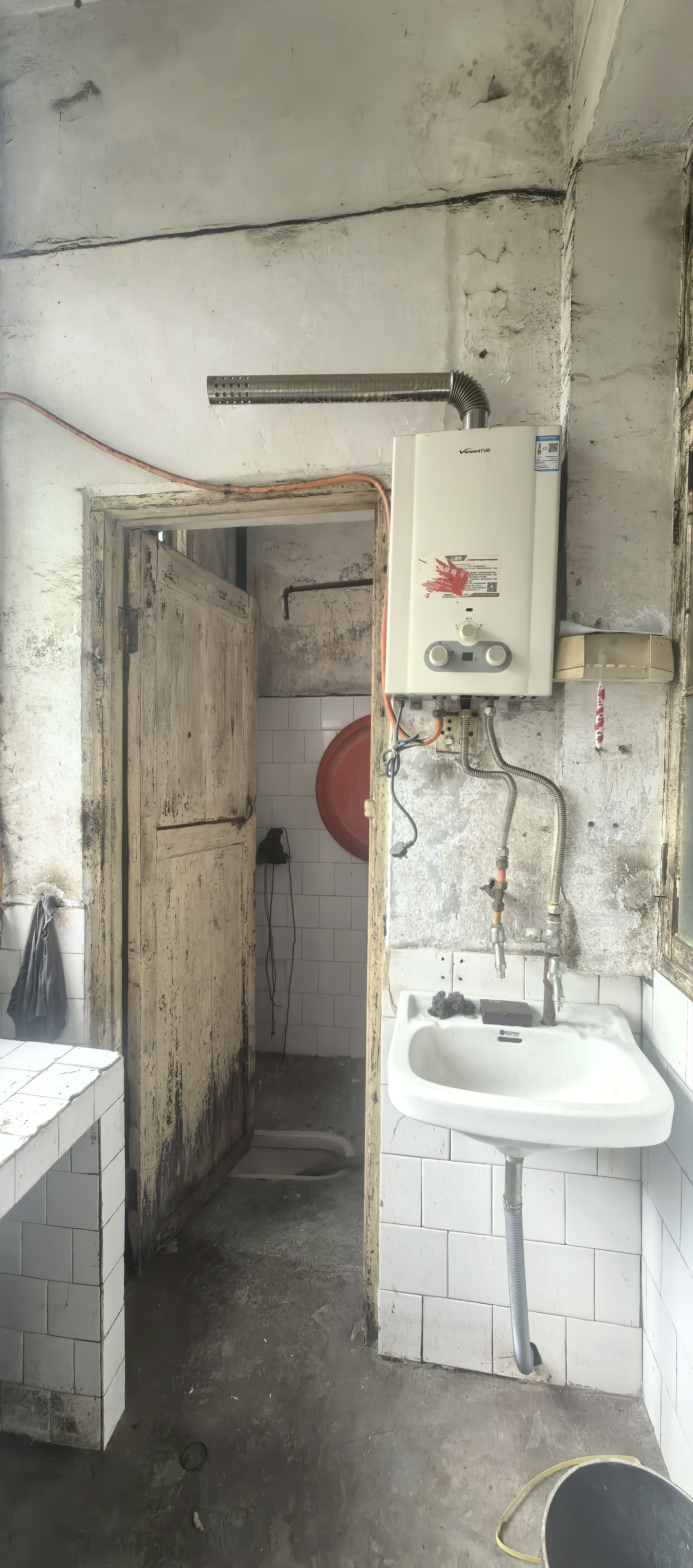 城管局家属楼 3室2厅2卫 40.0万 城管局家属楼 3室2厅2卫 40.0万客厅