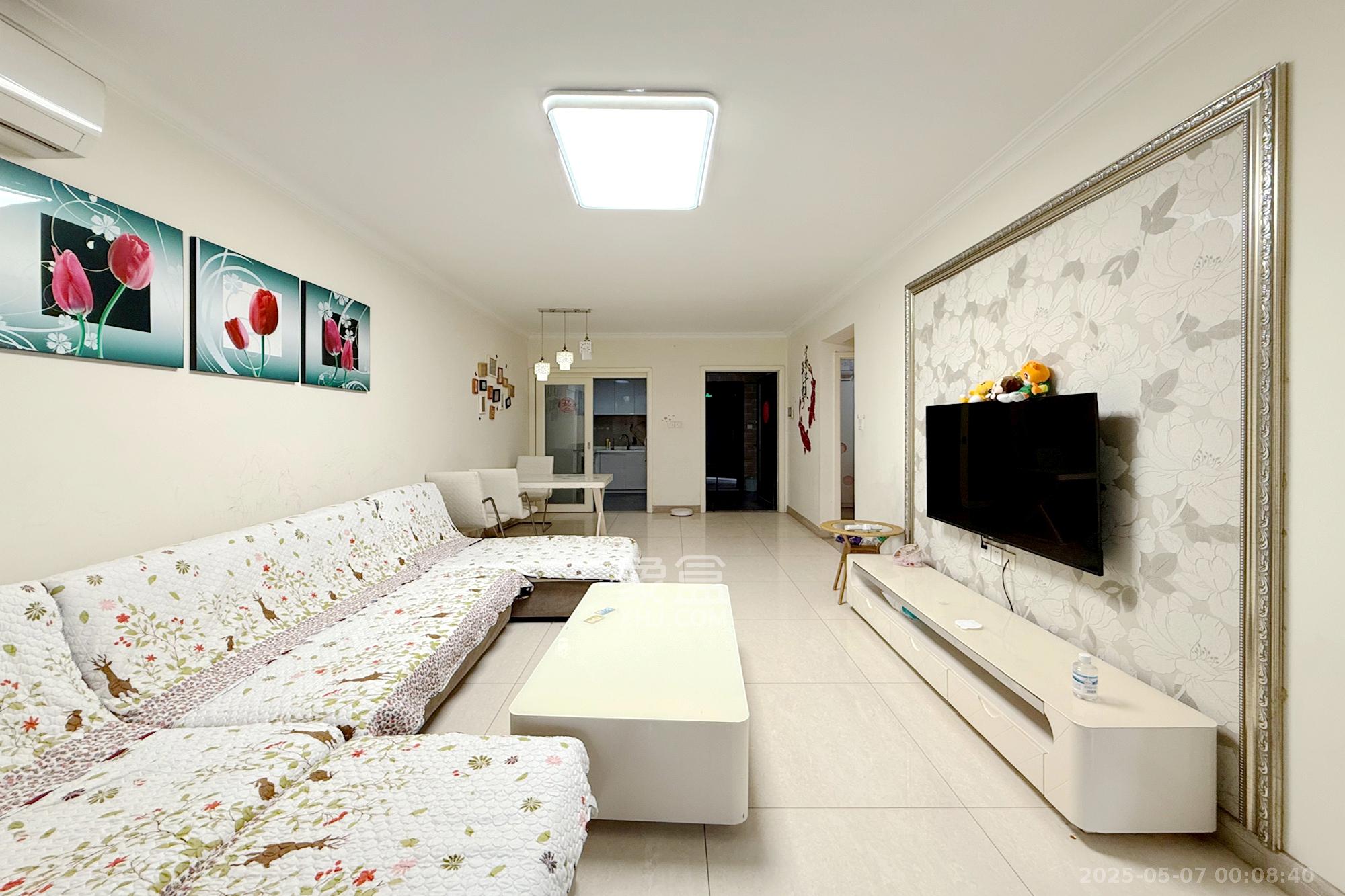 时代倾城一期 2室2厅1卫 65.0万 时代倾城一期 2室2厅1卫 65.0万客厅