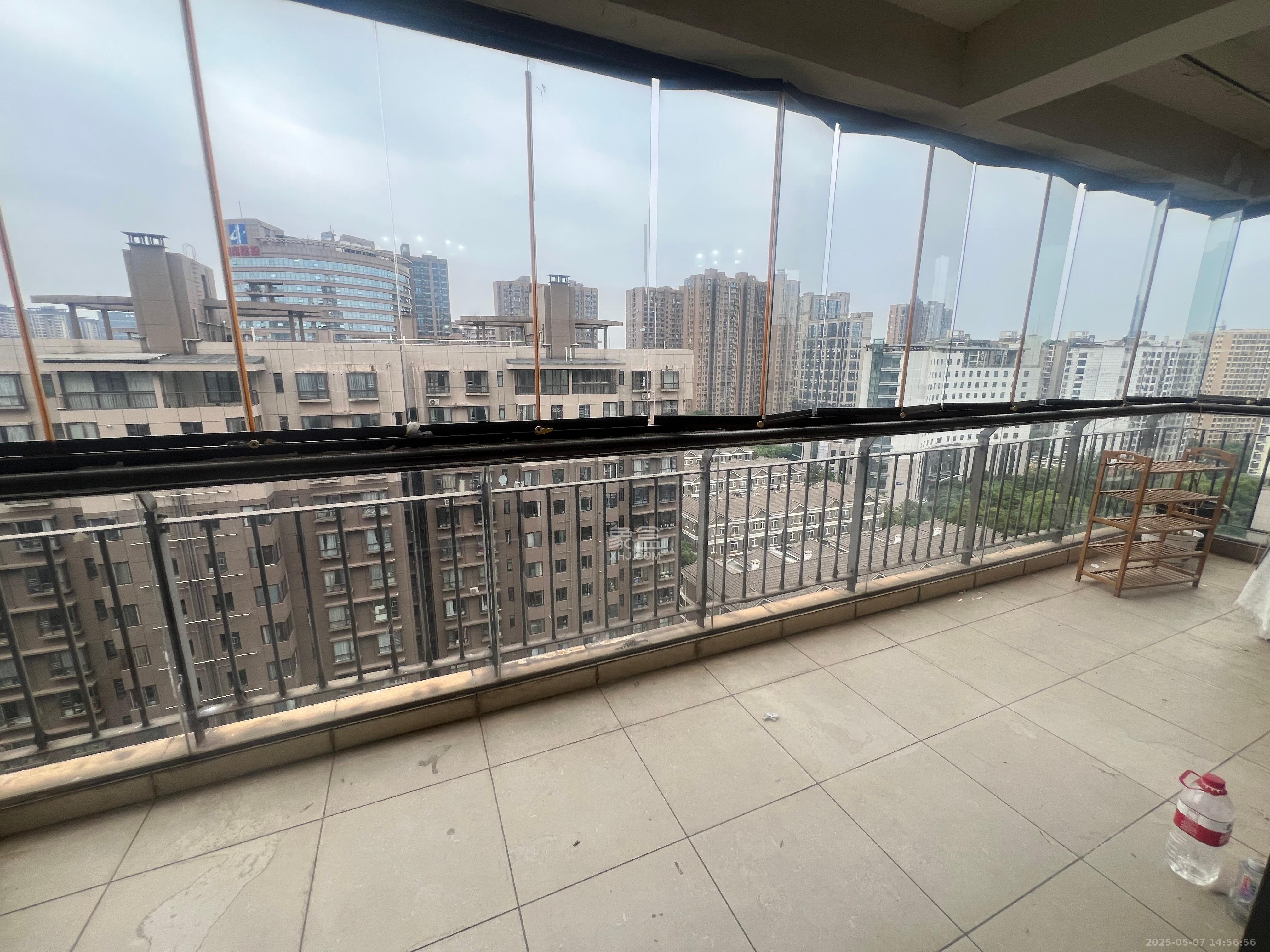 HC新城（建工集团单位房）  3室2厅2卫   2600.00元/月室内图