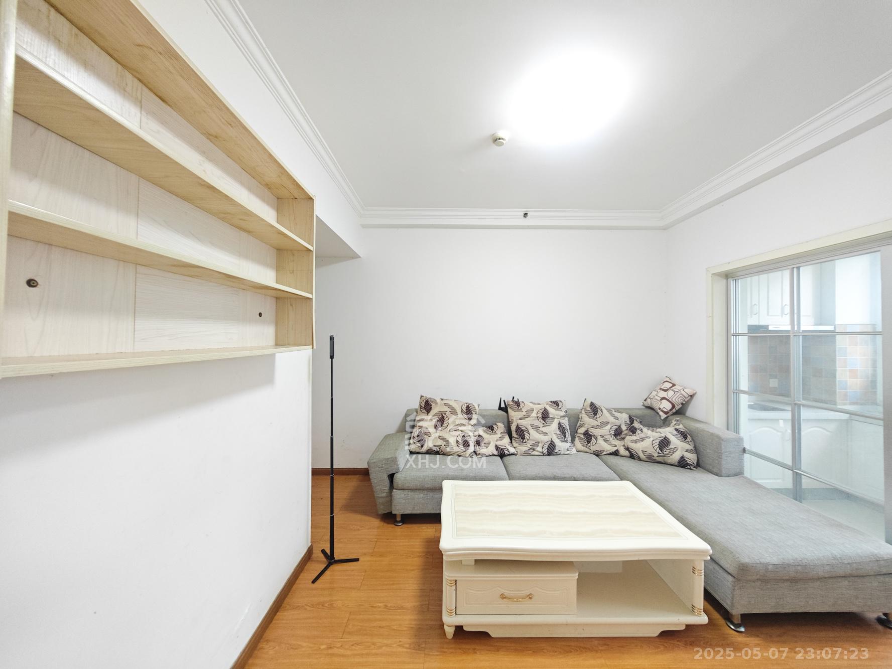 宏聚地中海 1室1厅1卫 36.5万 宏聚地中海 1室1厅1卫 36.5万客厅