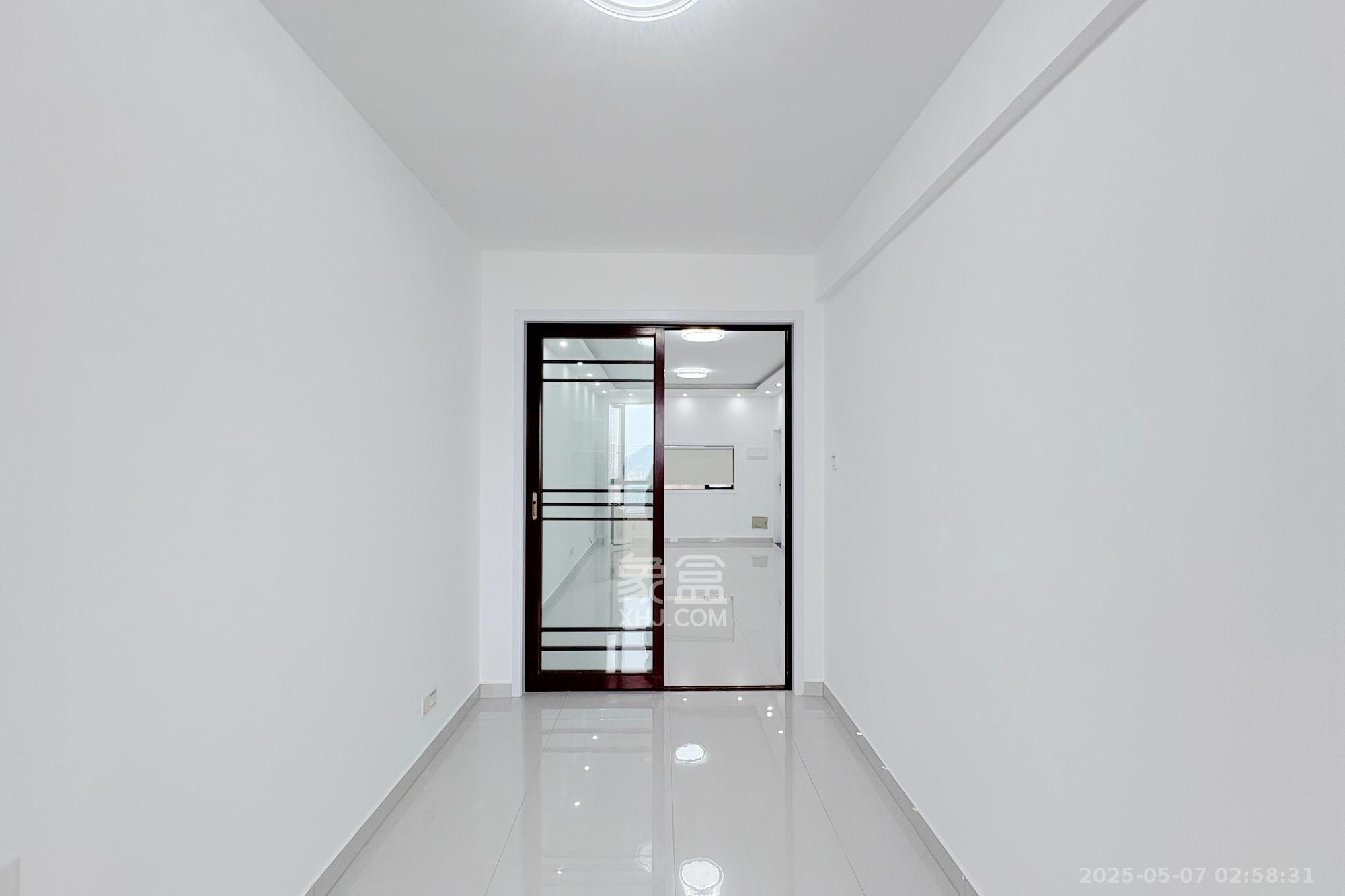 五一大道202(中环壹世界)  3室2厅1卫    112.0万 五一大道202(中环壹世界)  3室2厅1卫    112.0万卧室