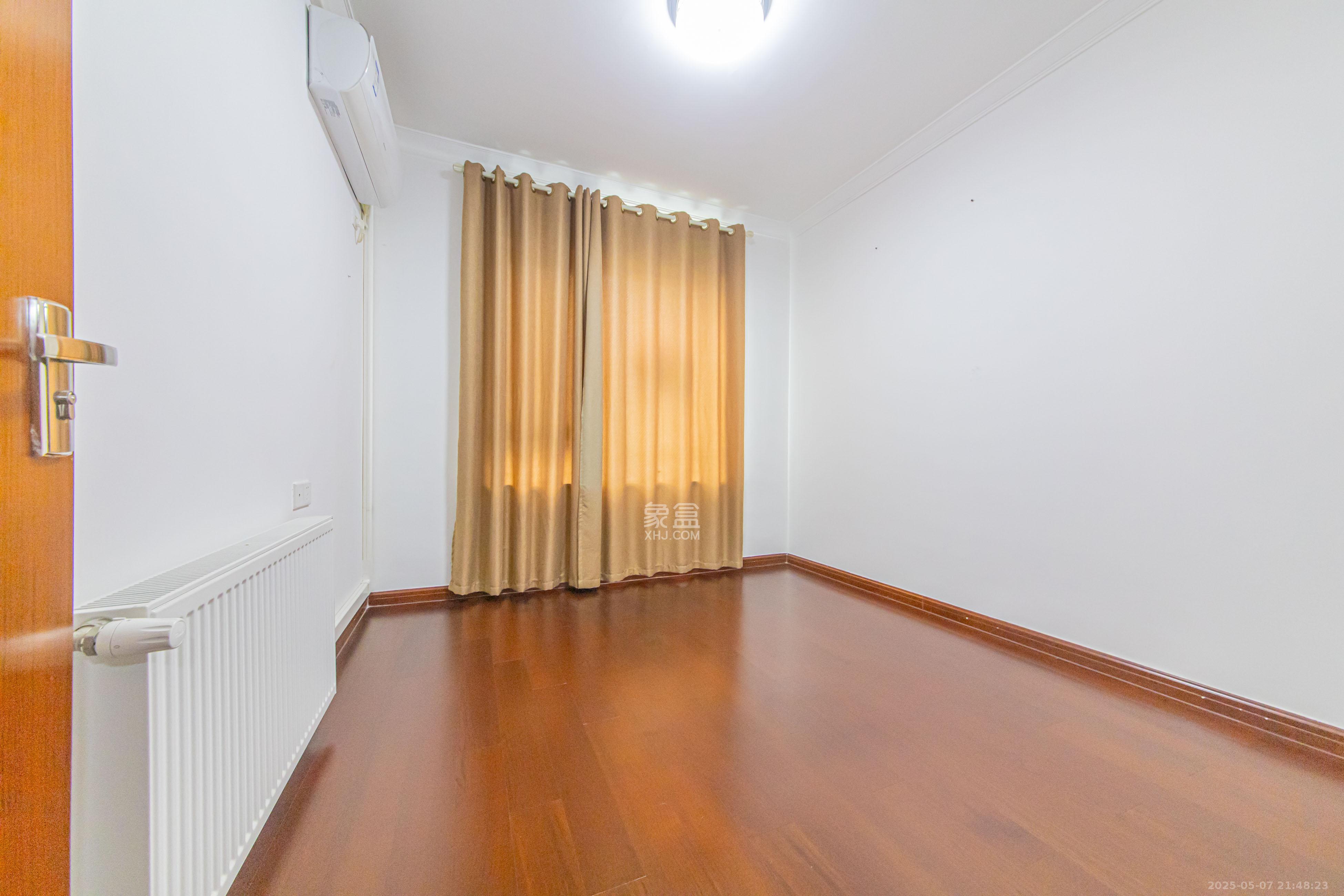 中海新城熙岸(中信新城五期) 4室2厅2卫 164.0万 中海新城熙岸(中信新城五期) 4室2厅2卫 164.0万卧室