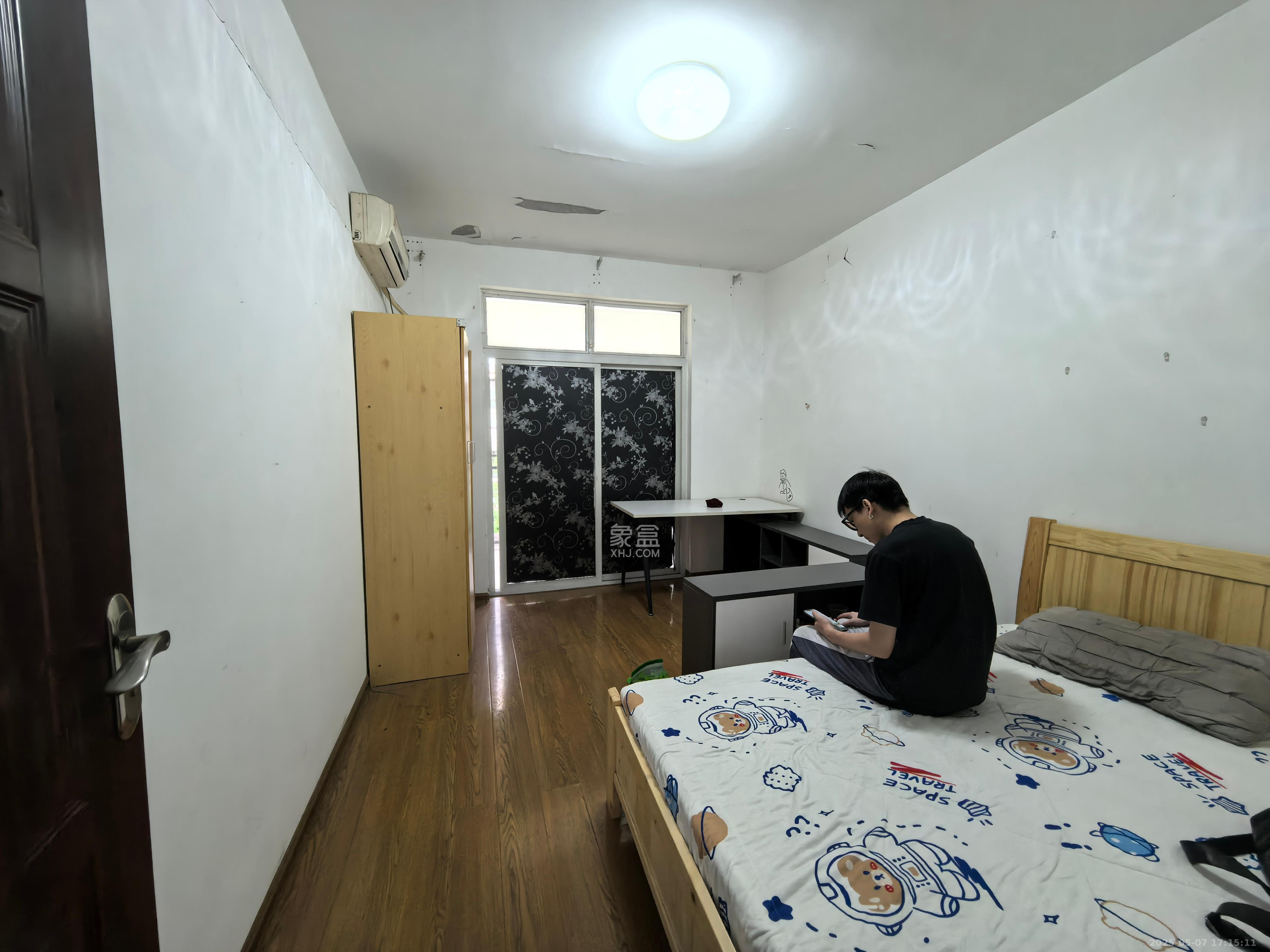 长无小区  2室2厅1卫   1500.00元/月室内图