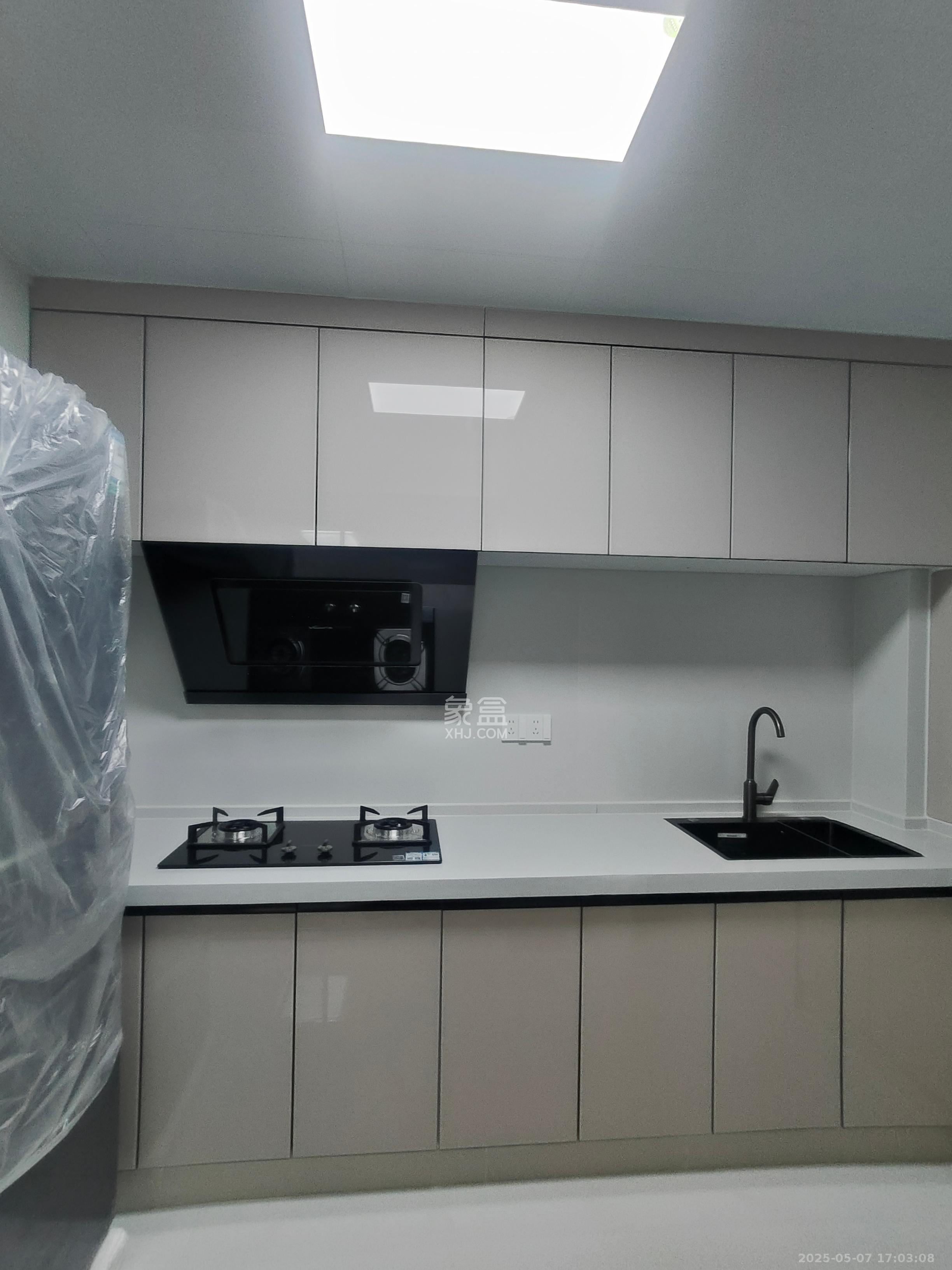 先锋新宇  2室2厅1卫   2000.00元/月室内图