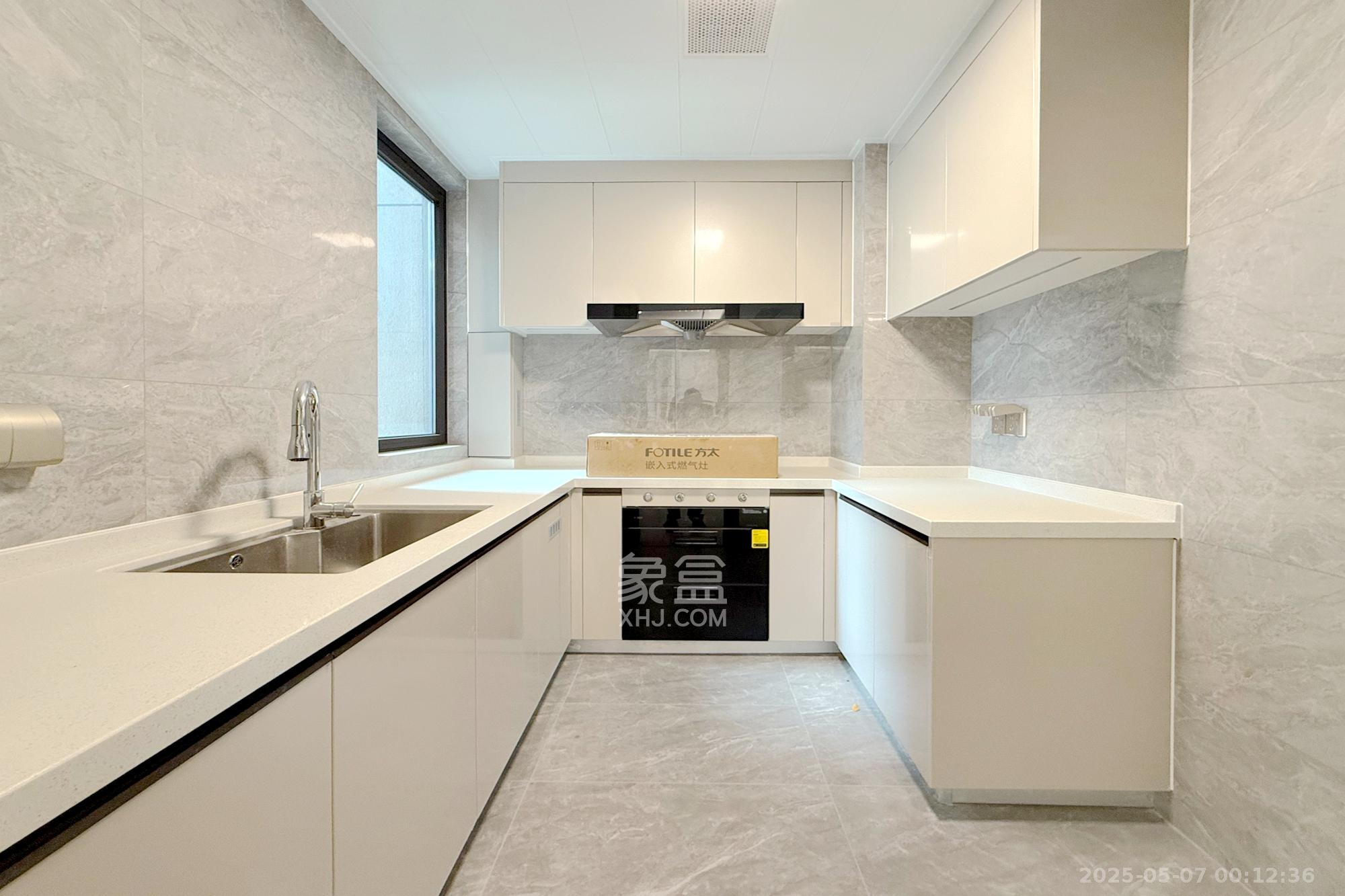 时代建发和著  3室2厅2卫    159.8万 时代建发和著  3室2厅2卫    159.8万厨房