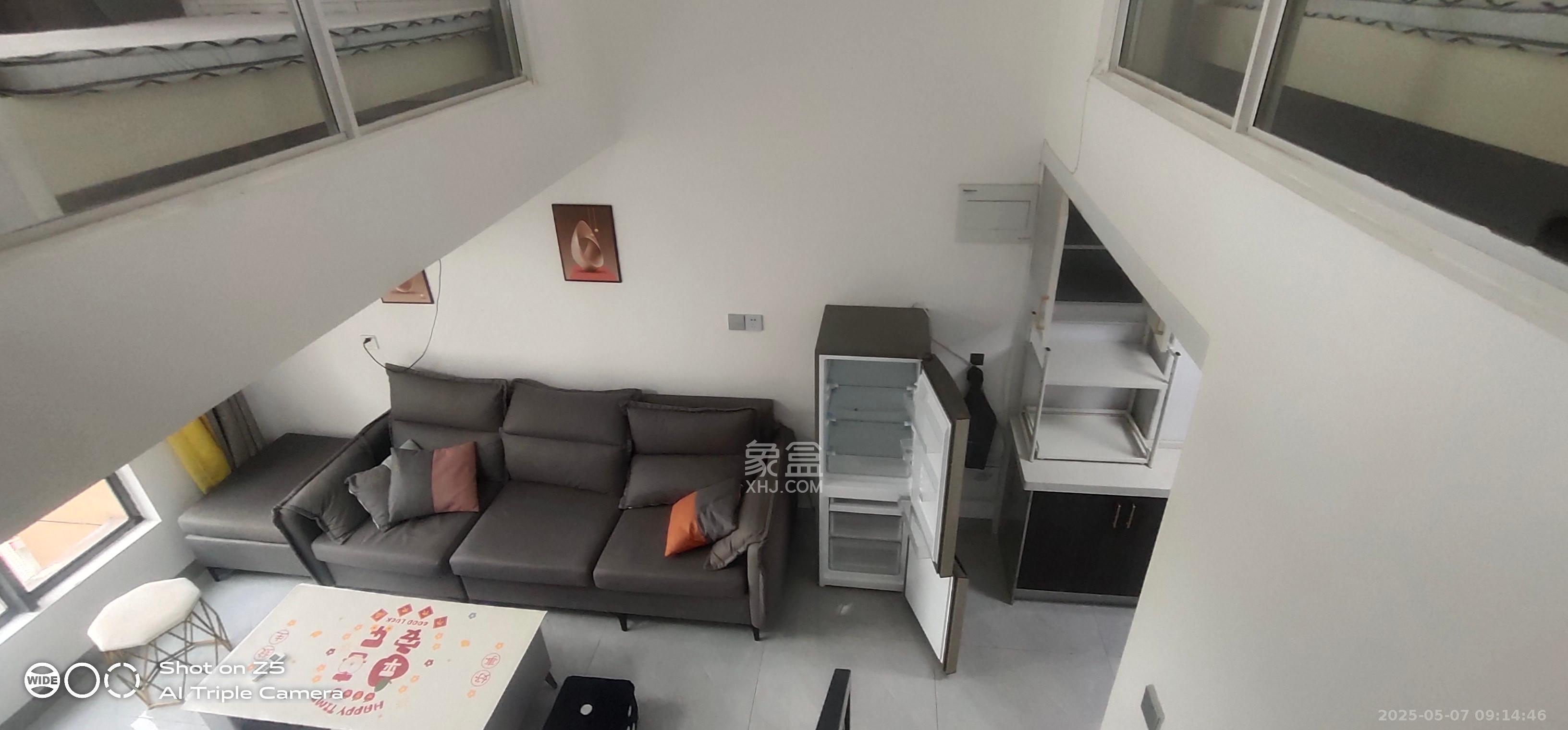 荣盛花语书苑  2室1厅1卫    2500.0元/月 荣盛花语书苑  2室1厅1卫    2500.0元/月室内图