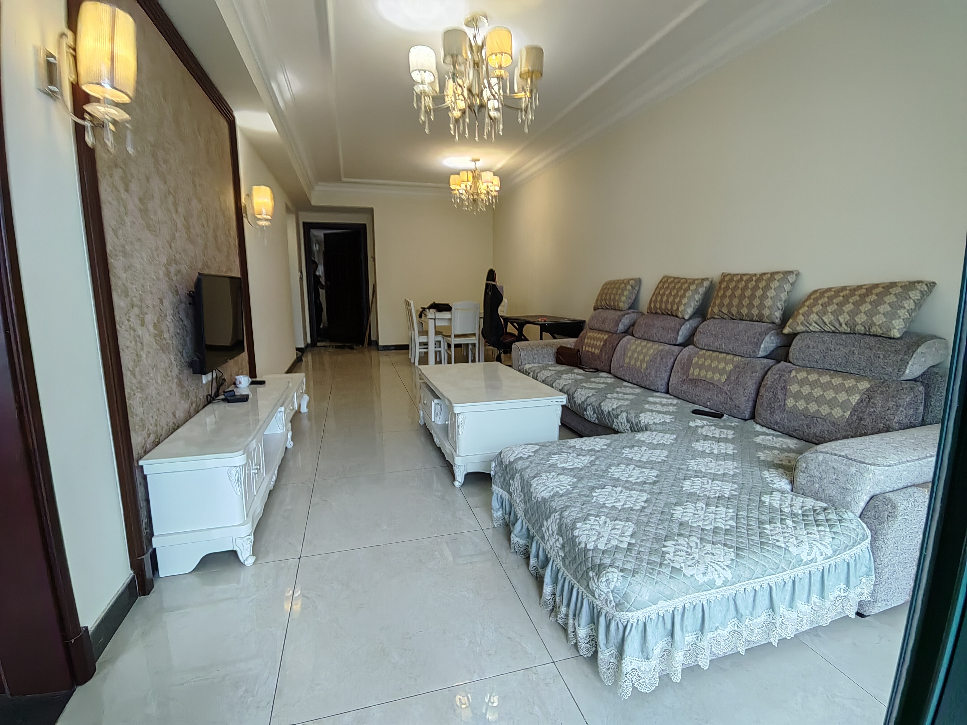 恒大绿洲 2室2厅1卫 1700.0元/月 恒大绿洲 2室2厅1卫 1700.0元/月室内图